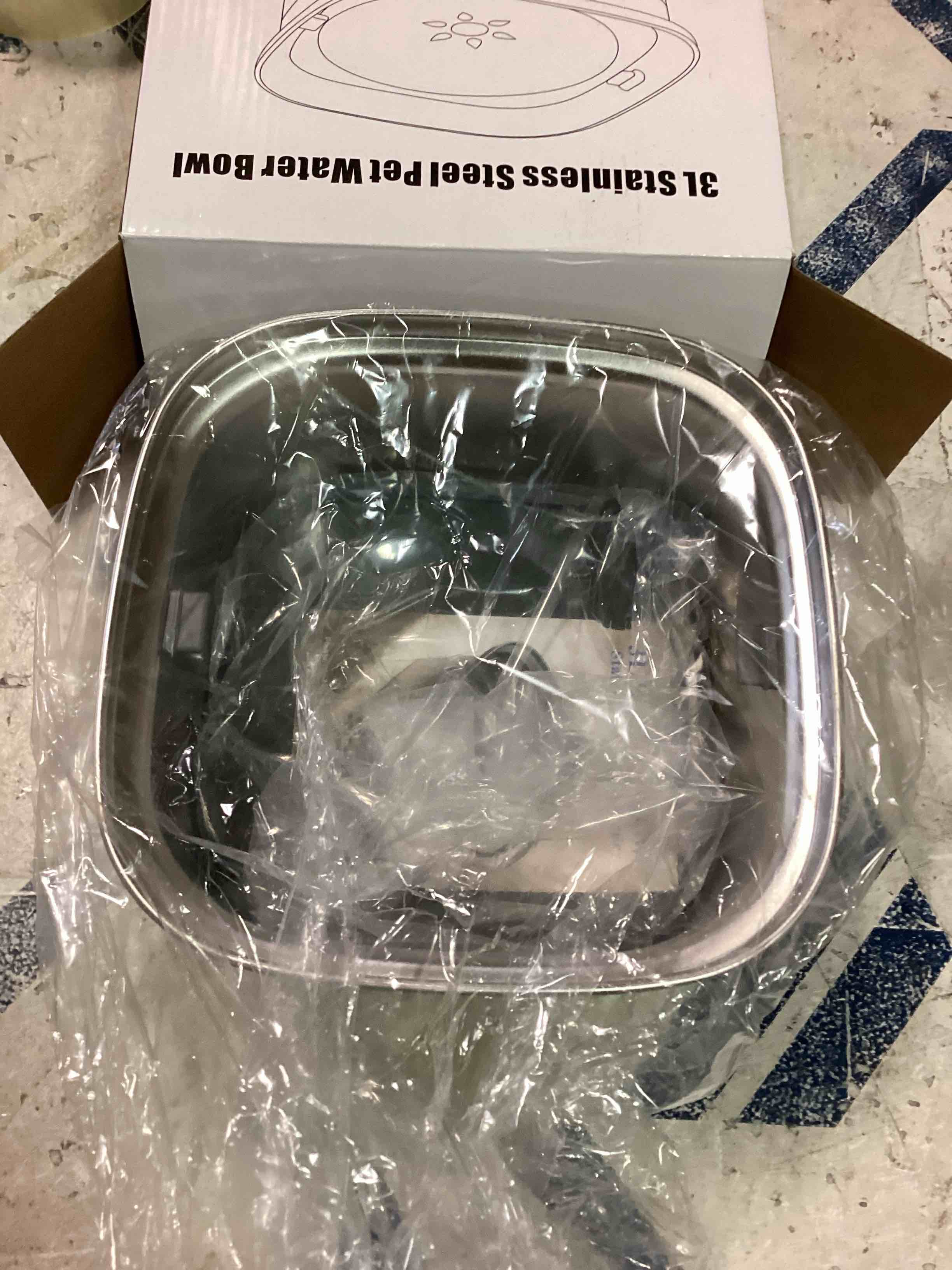 https://s3.amazonaws.com/lotting-images-prod/bidfta/BLU5703548_1714747907097.jpeg