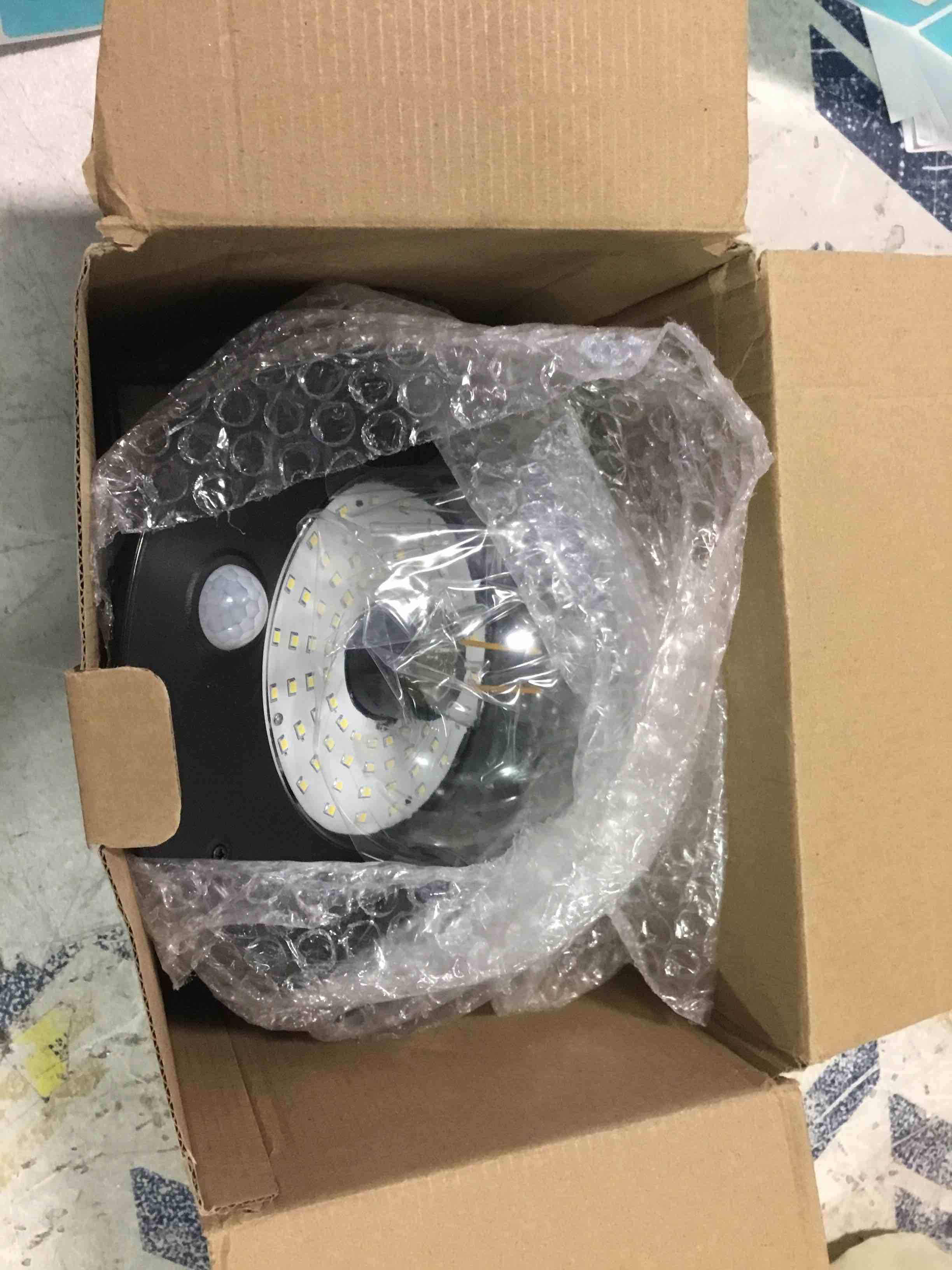 https://s3.amazonaws.com/lotting-images-prod/bidfta/BLU5703972_1715005394374.jpeg