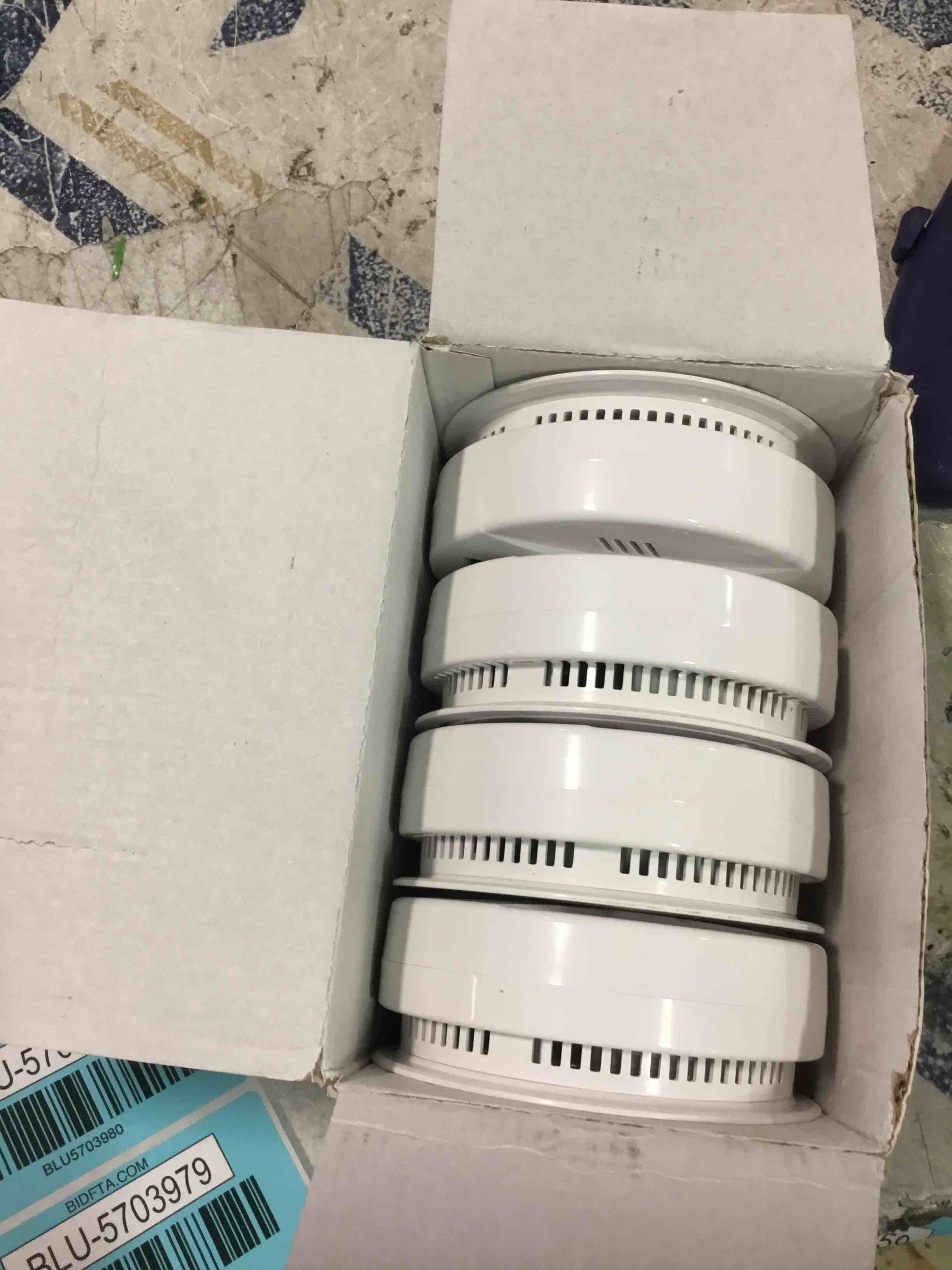 https://s3.amazonaws.com/lotting-images-prod/bidfta/BLU5703977_1715005753339.jpeg