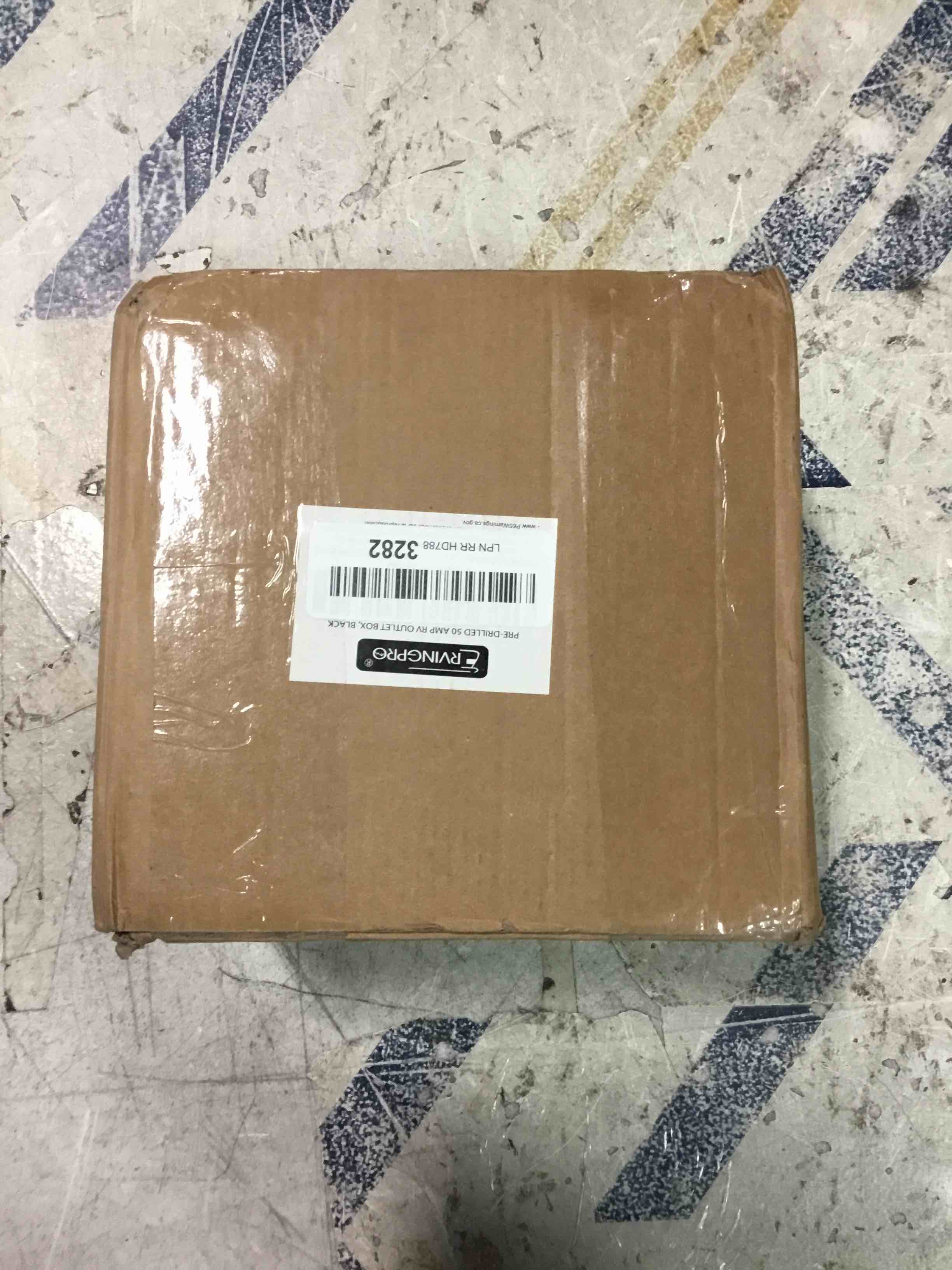 https://s3.amazonaws.com/lotting-images-prod/bidfta/BLU5704048_1715013358856.jpeg