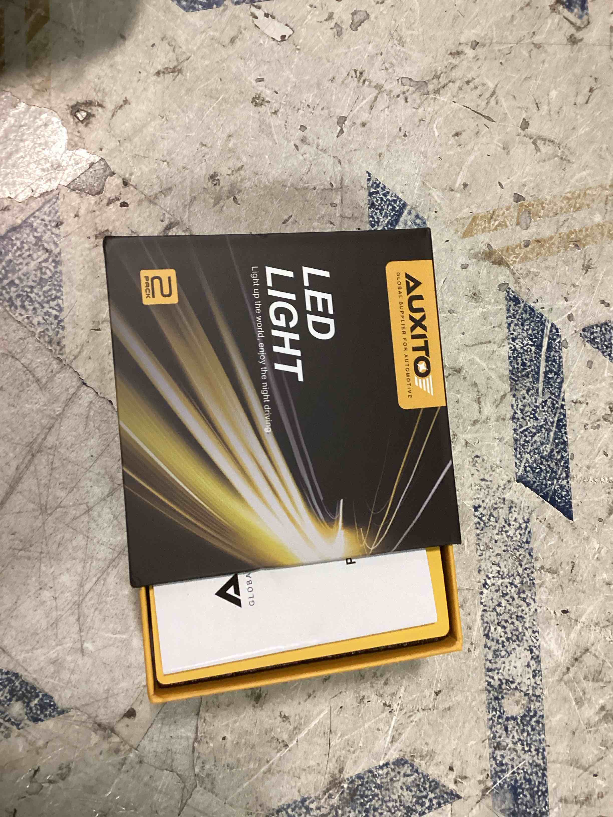 https://s3.amazonaws.com/lotting-images-prod/bidfta/BLU5704185_1715025886352.jpeg