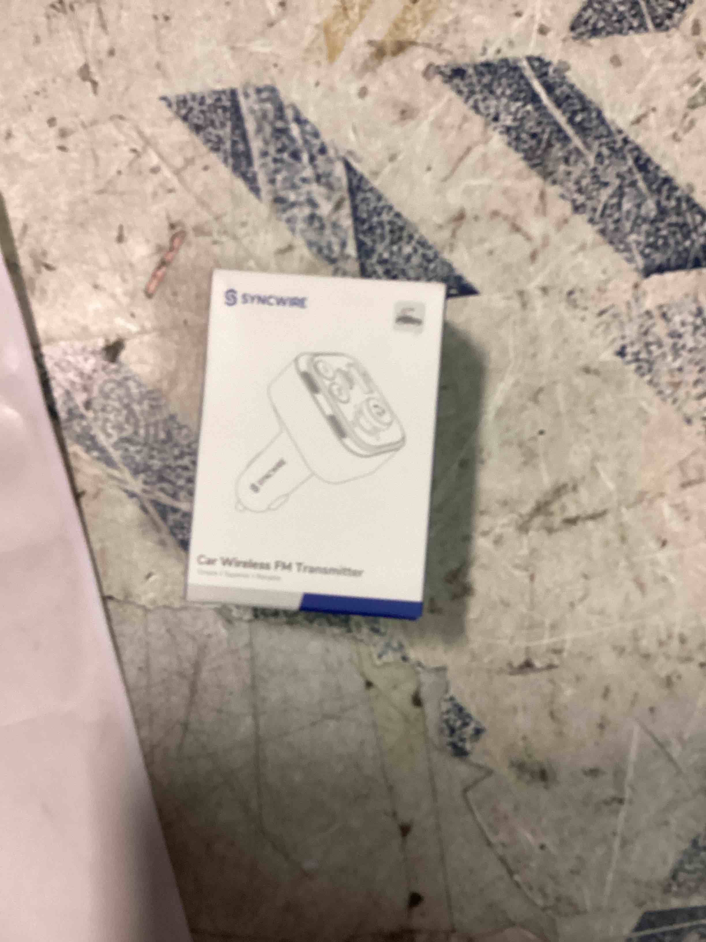 https://s3.amazonaws.com/lotting-images-prod/bidfta/BLU5704192_1715026368255.jpeg
