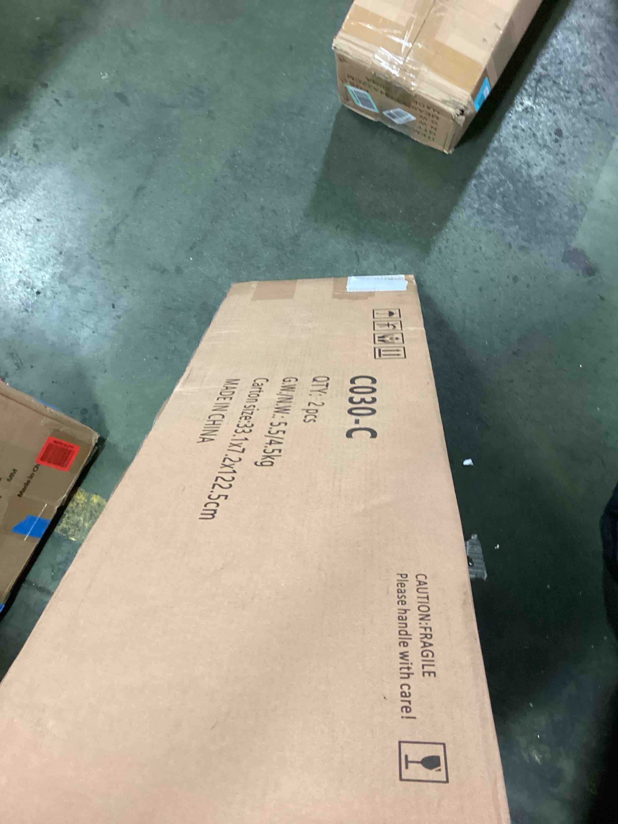 https://s3.amazonaws.com/lotting-images-prod/bidfta/BLU5704731_1715259565559.jpeg