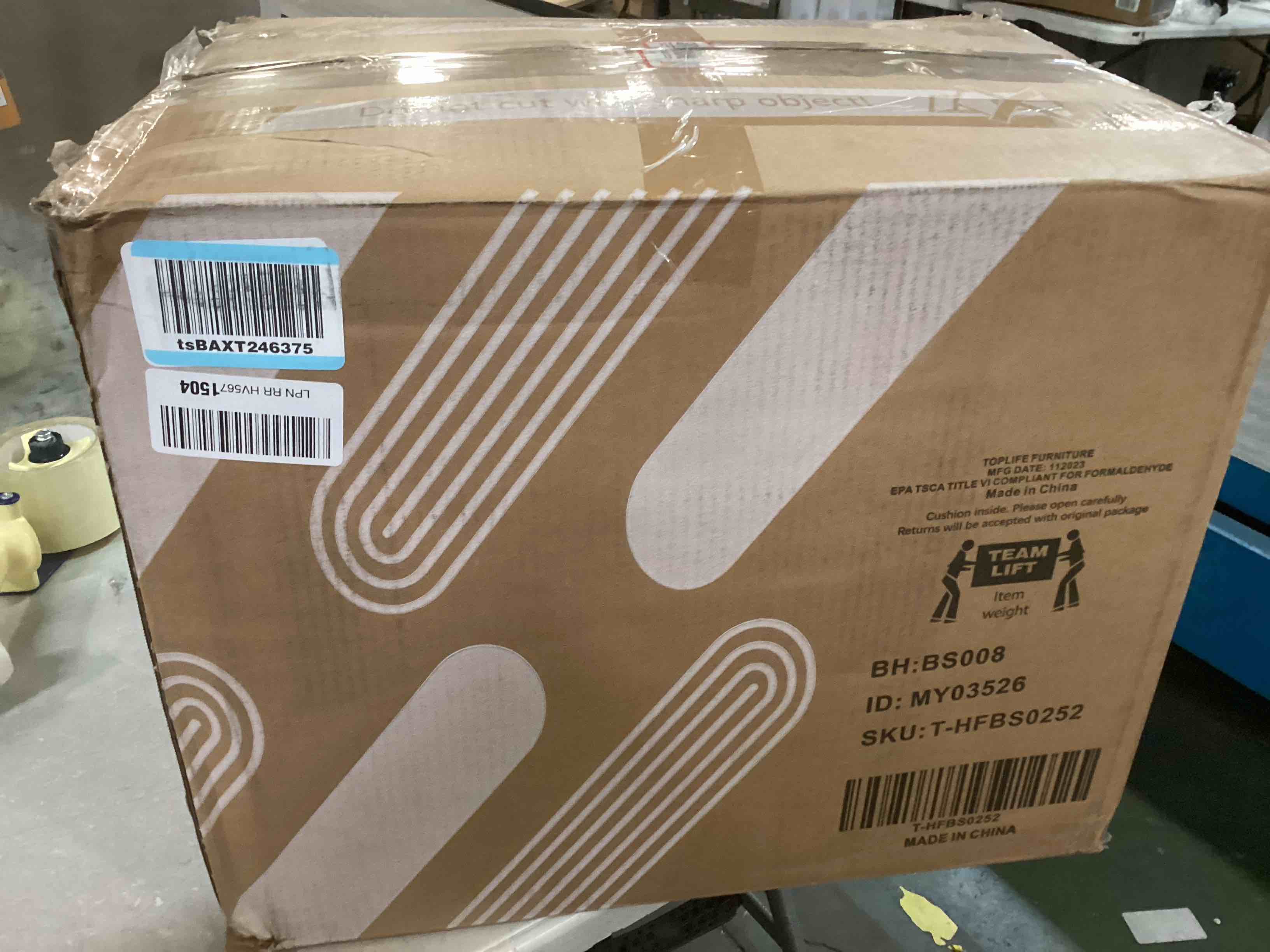 https://s3.amazonaws.com/lotting-images-prod/bidfta/BLU5705528_1715602827637.jpeg