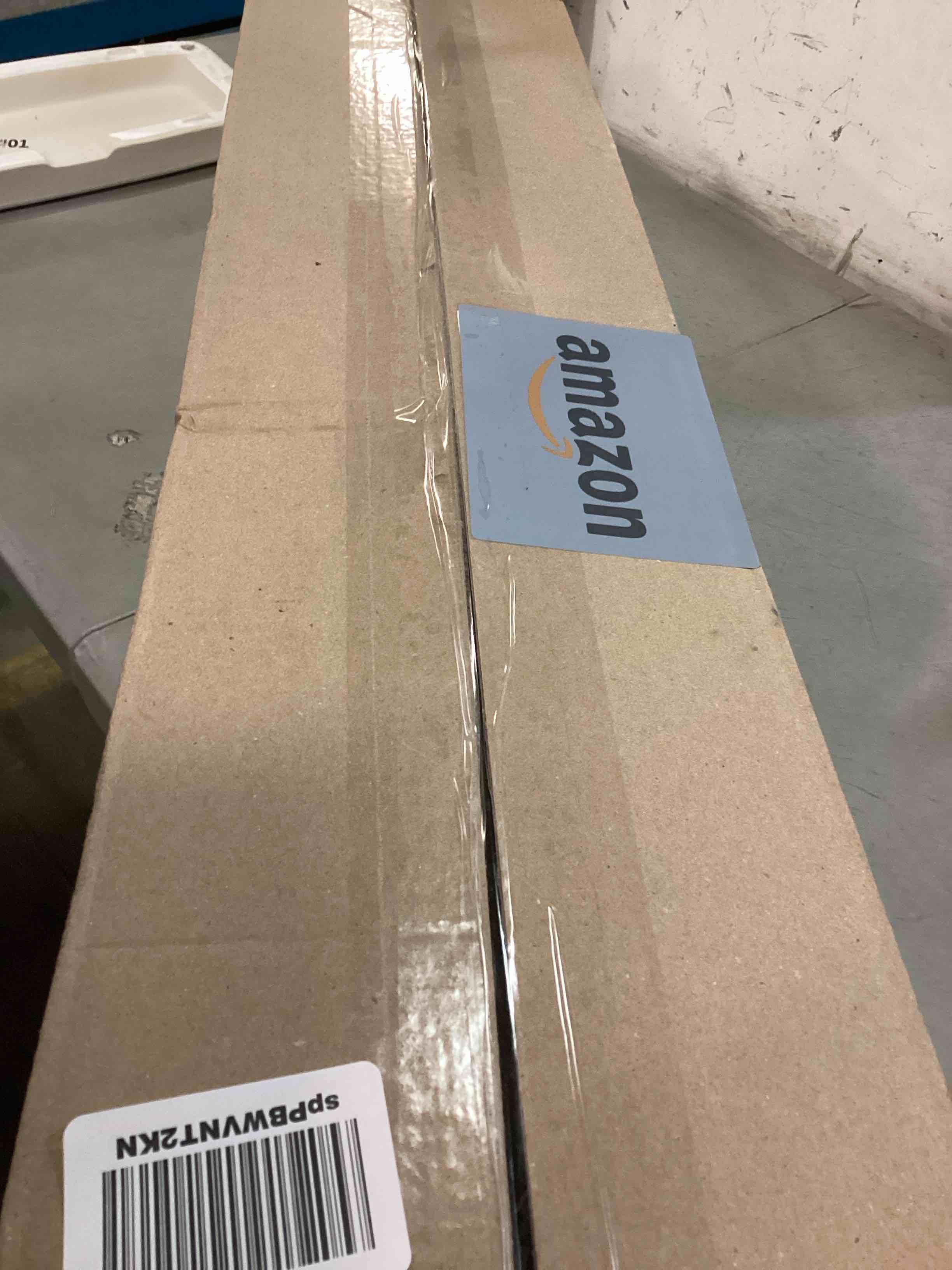https://s3.amazonaws.com/lotting-images-prod/bidfta/BLU5707008_1715079497670.jpeg