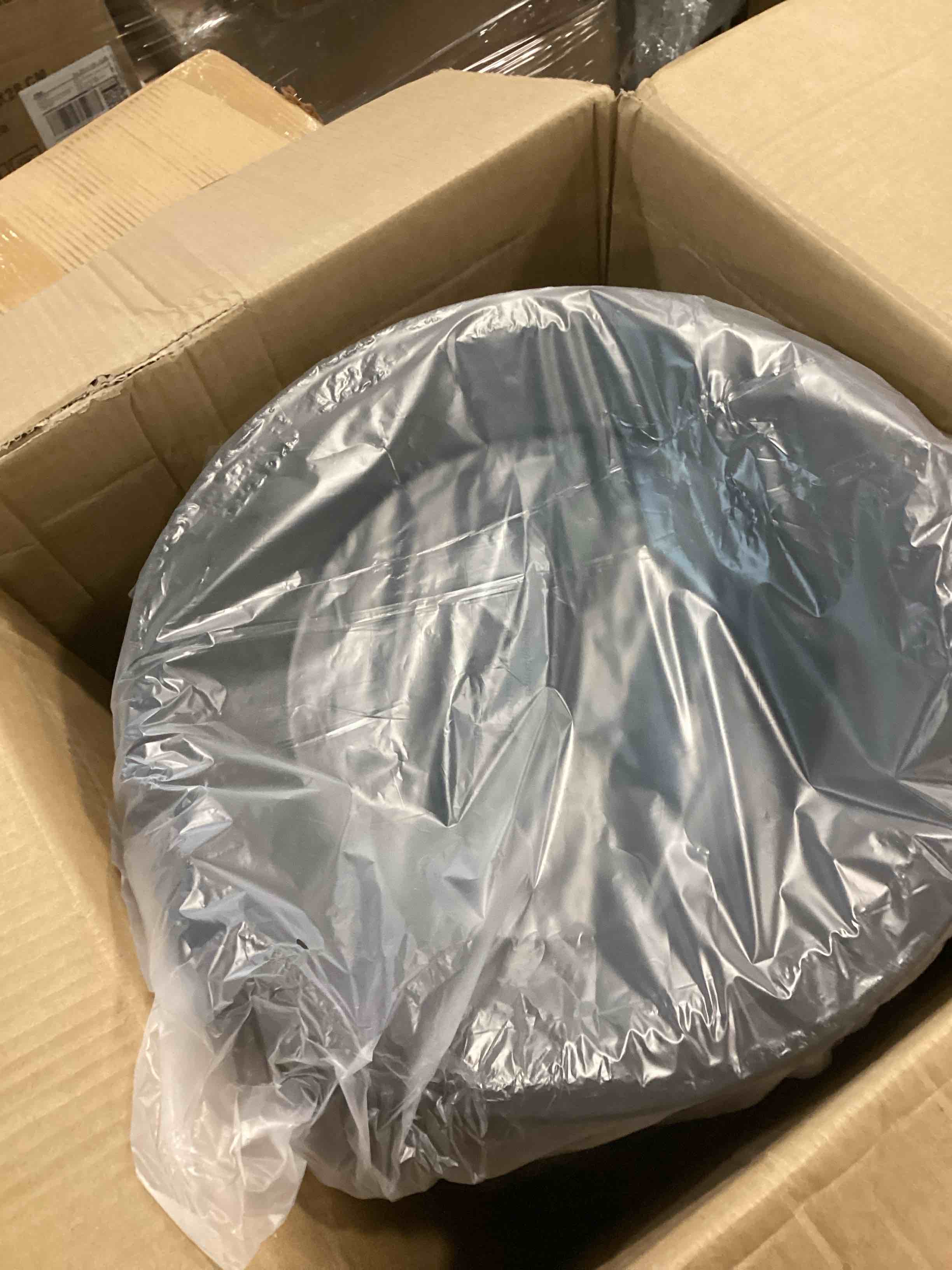 https://s3.amazonaws.com/lotting-images-prod/bidfta/BLU5707028_1715082094904.jpeg