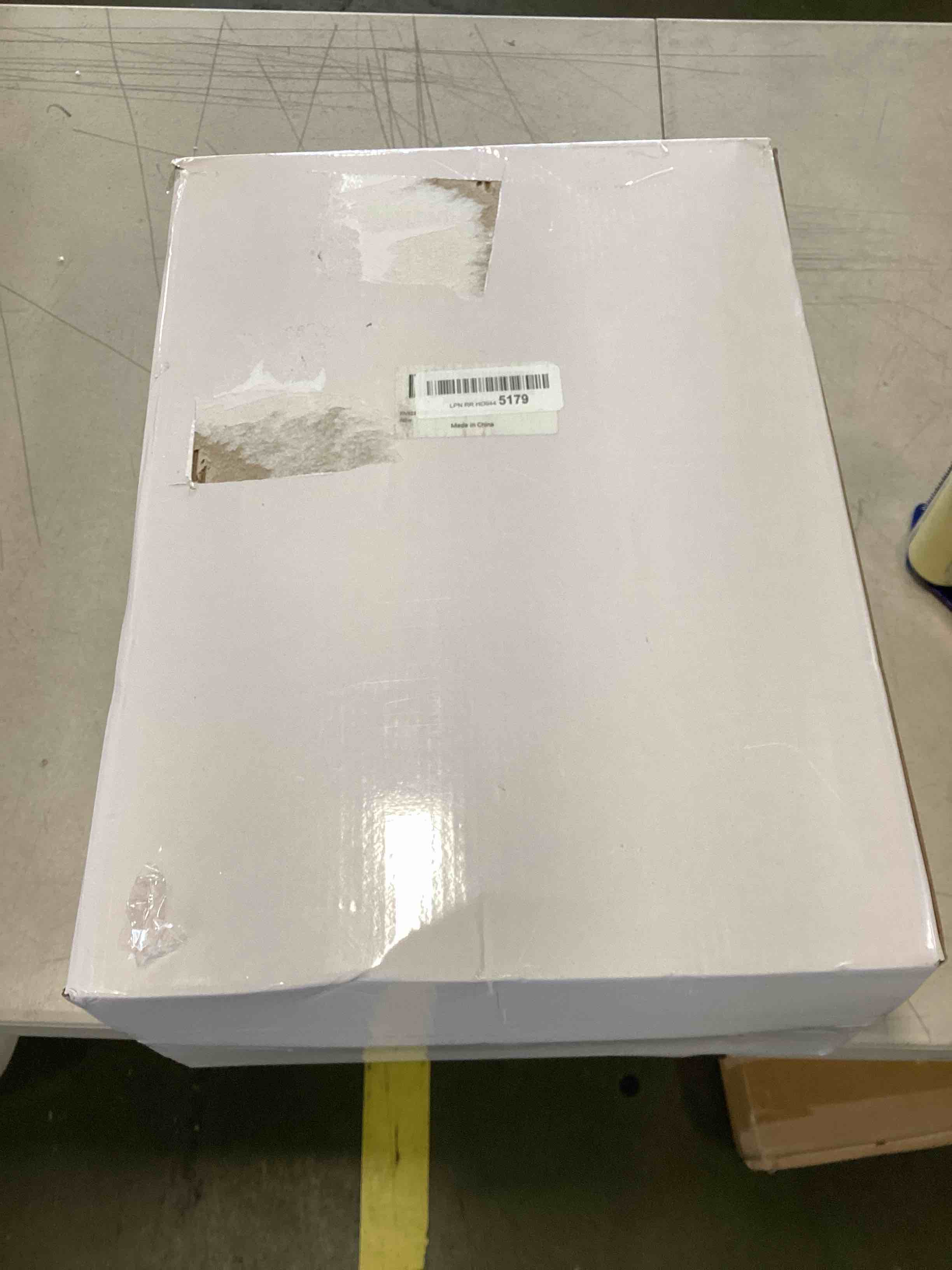 https://s3.amazonaws.com/lotting-images-prod/bidfta/BLU5708198_1715022756765.jpeg