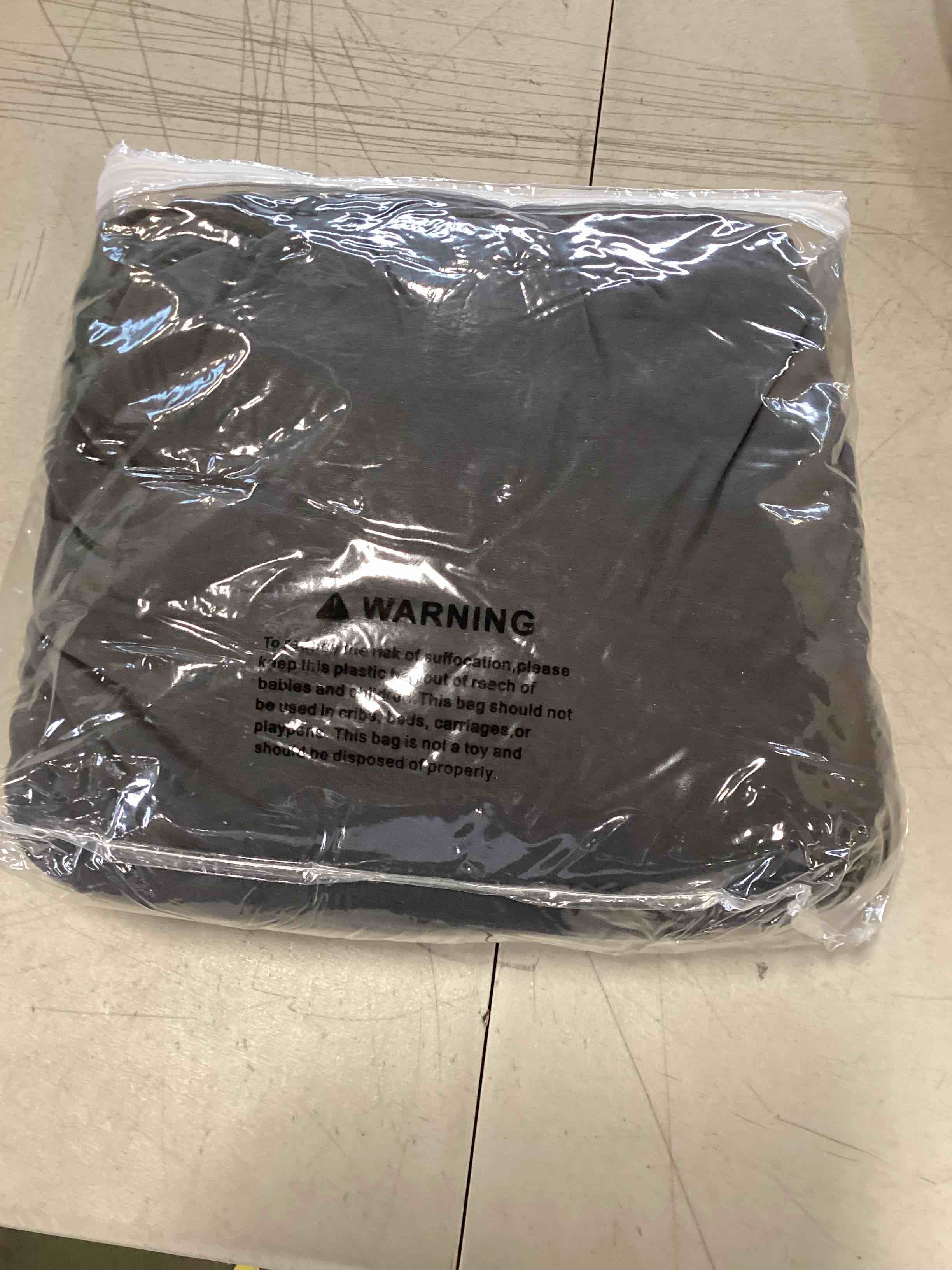 https://s3.amazonaws.com/lotting-images-prod/bidfta/BLU5708229_1715025067335.jpeg