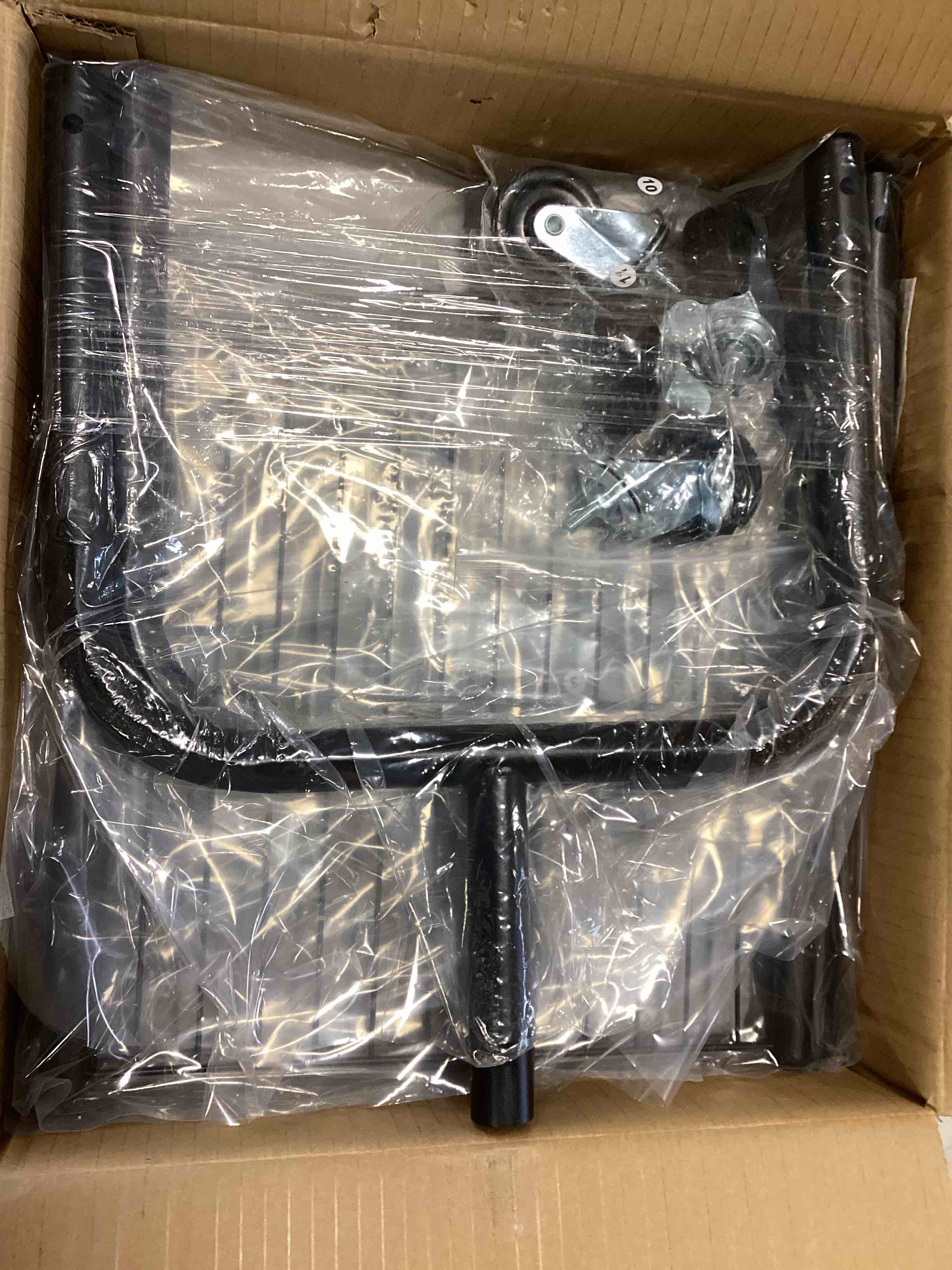 https://s3.amazonaws.com/lotting-images-prod/bidfta/BLU5708235_1715026261417.jpeg