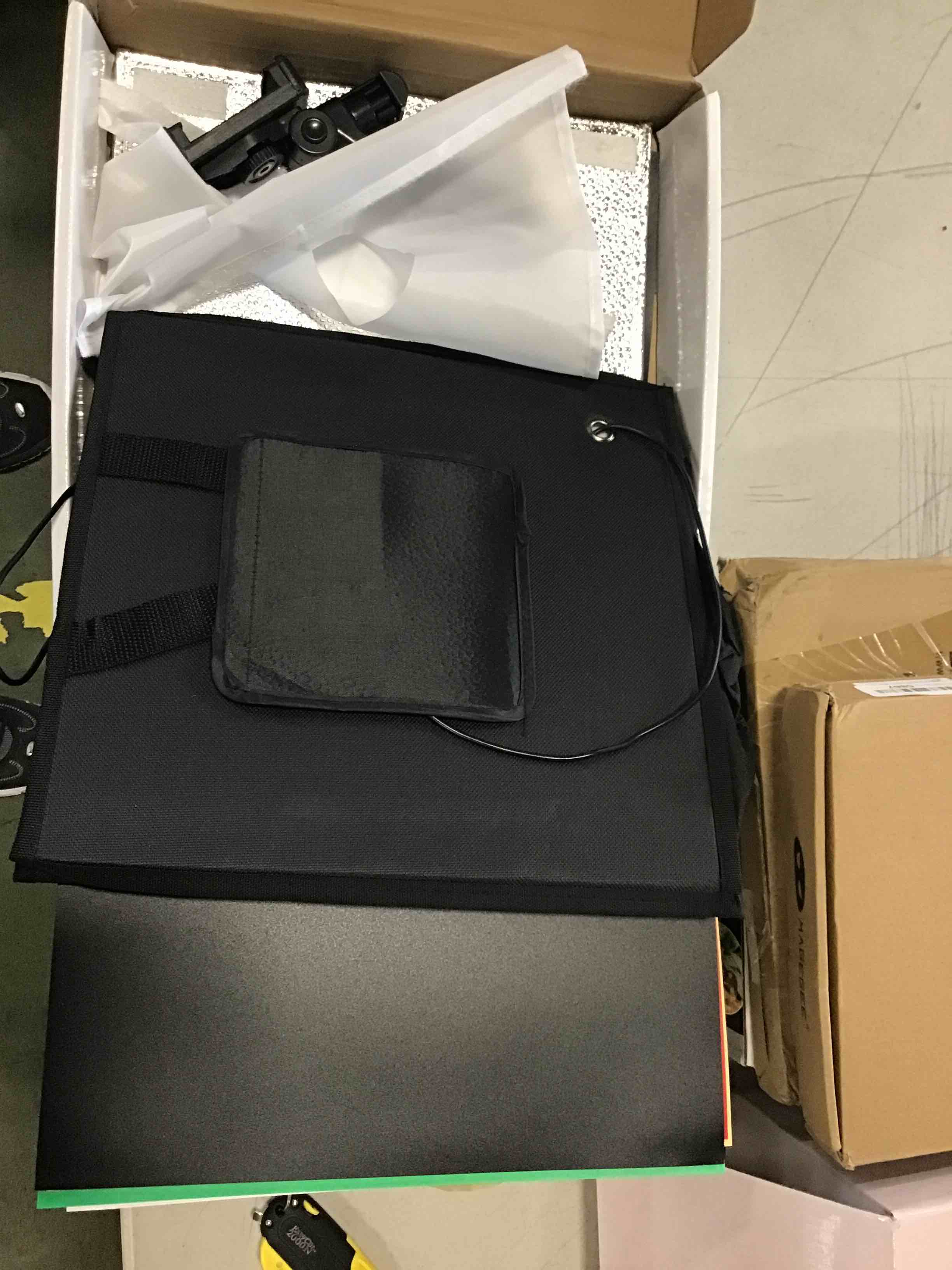 https://s3.amazonaws.com/lotting-images-prod/bidfta/BLU5708563_1715170630179.jpeg