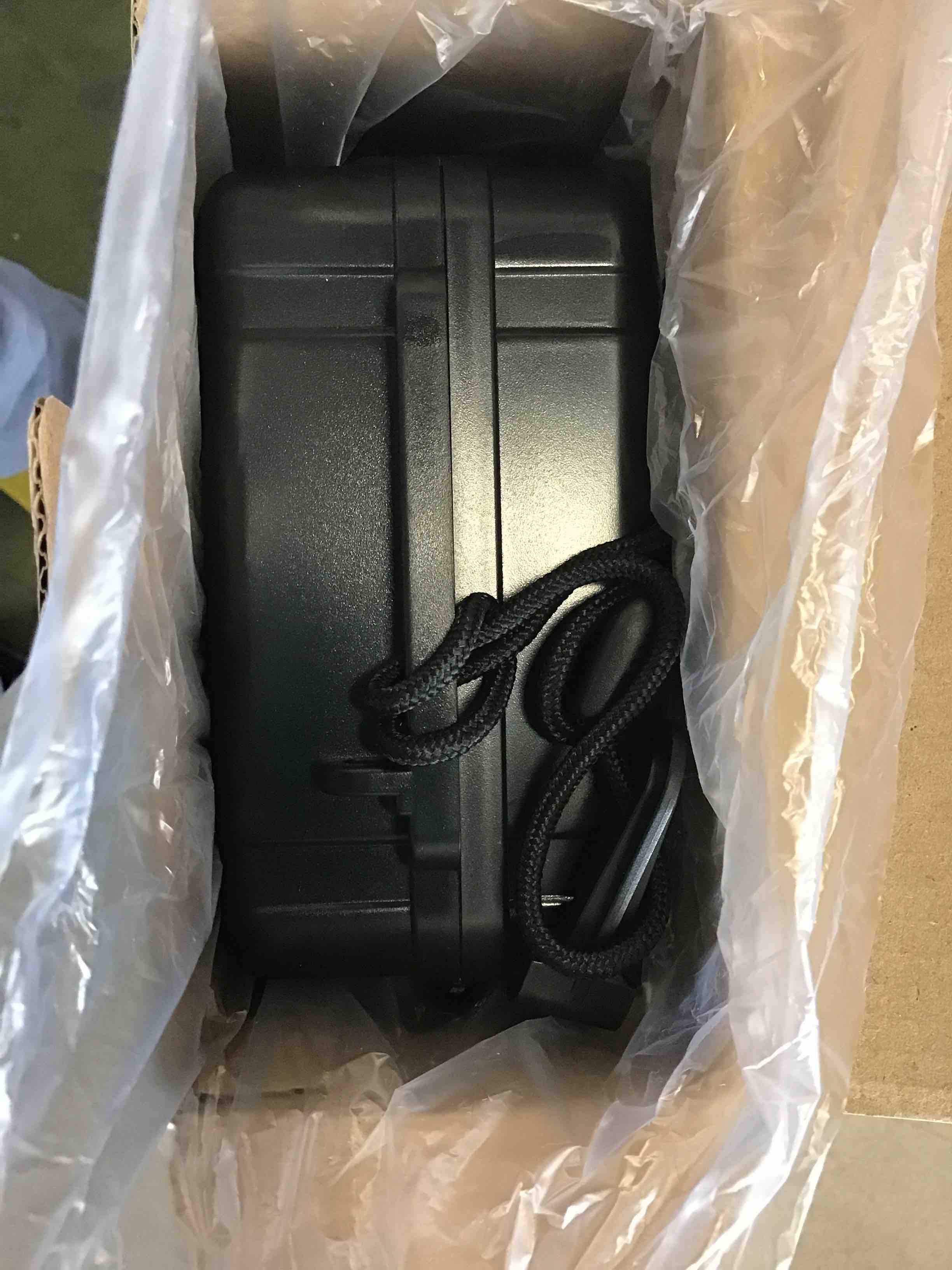 https://s3.amazonaws.com/lotting-images-prod/bidfta/BLU5708602_1715173036489.jpeg