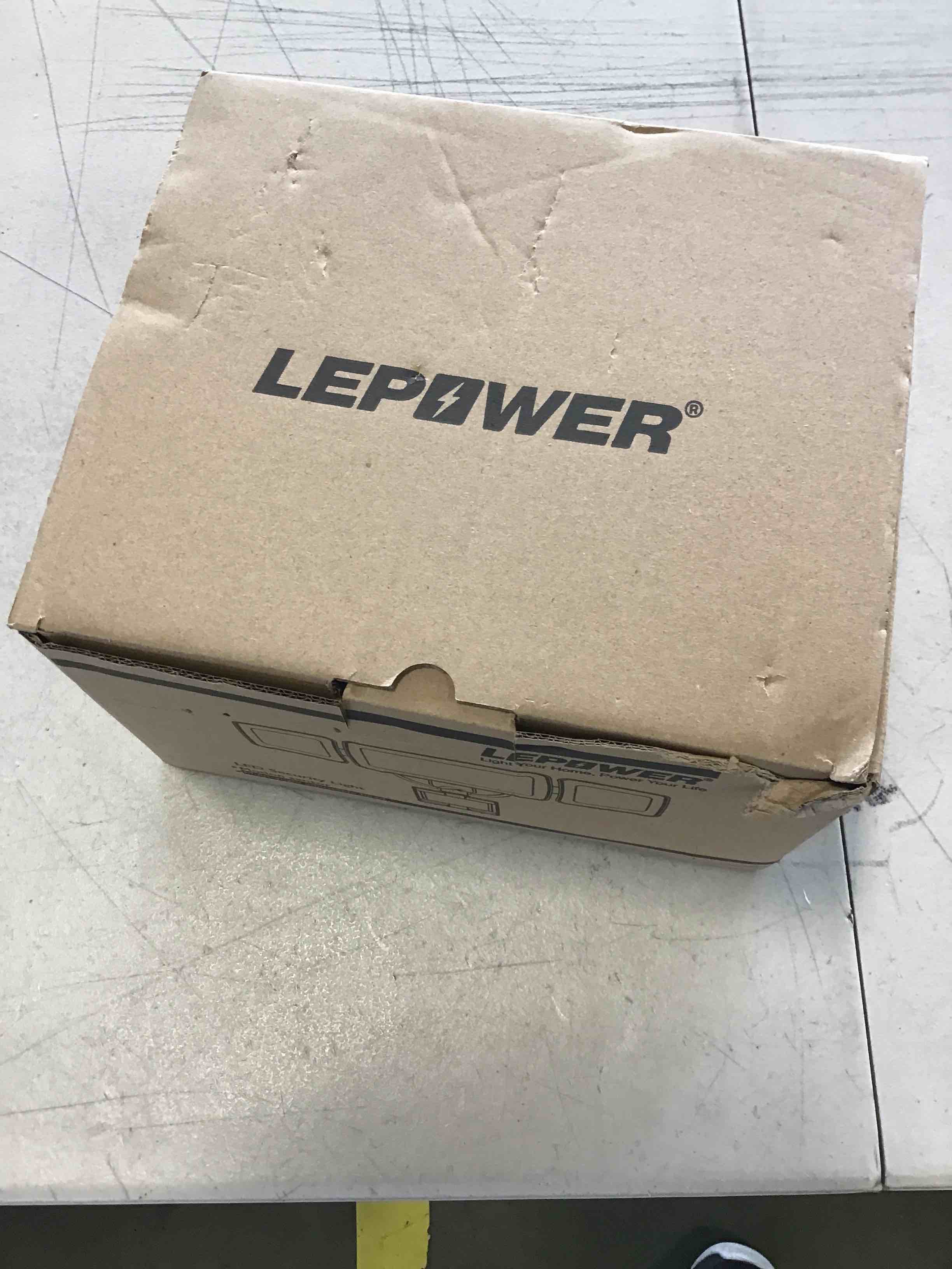 https://s3.amazonaws.com/lotting-images-prod/bidfta/BLU5708612_1715173509359.jpeg