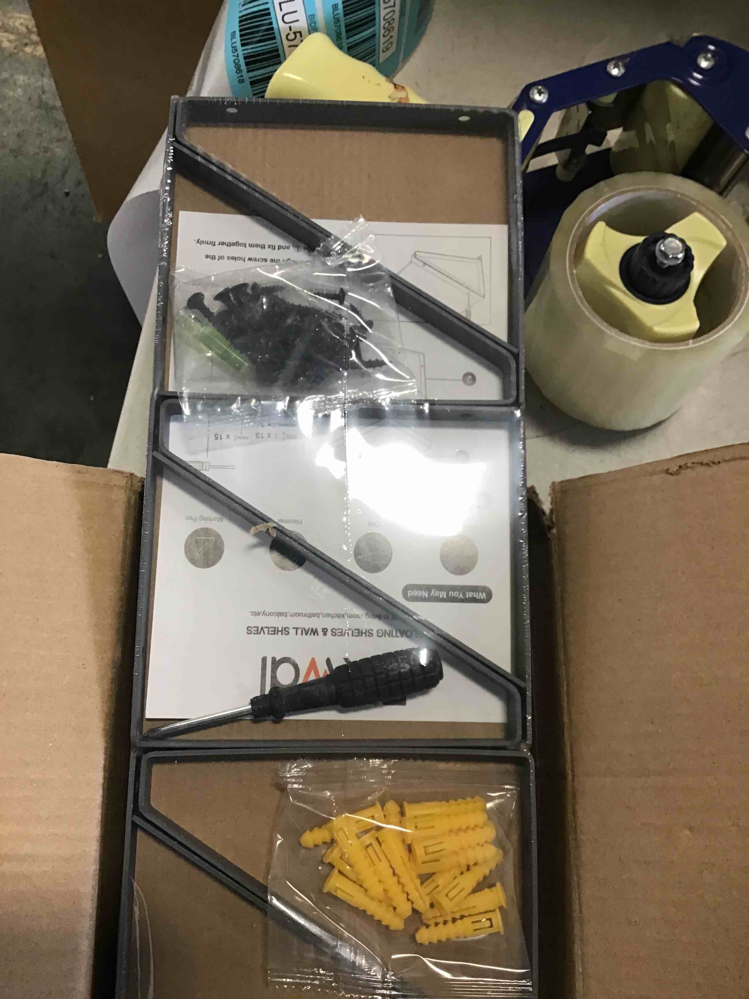 https://s3.amazonaws.com/lotting-images-prod/bidfta/BLU5708618_1715174586733.jpeg