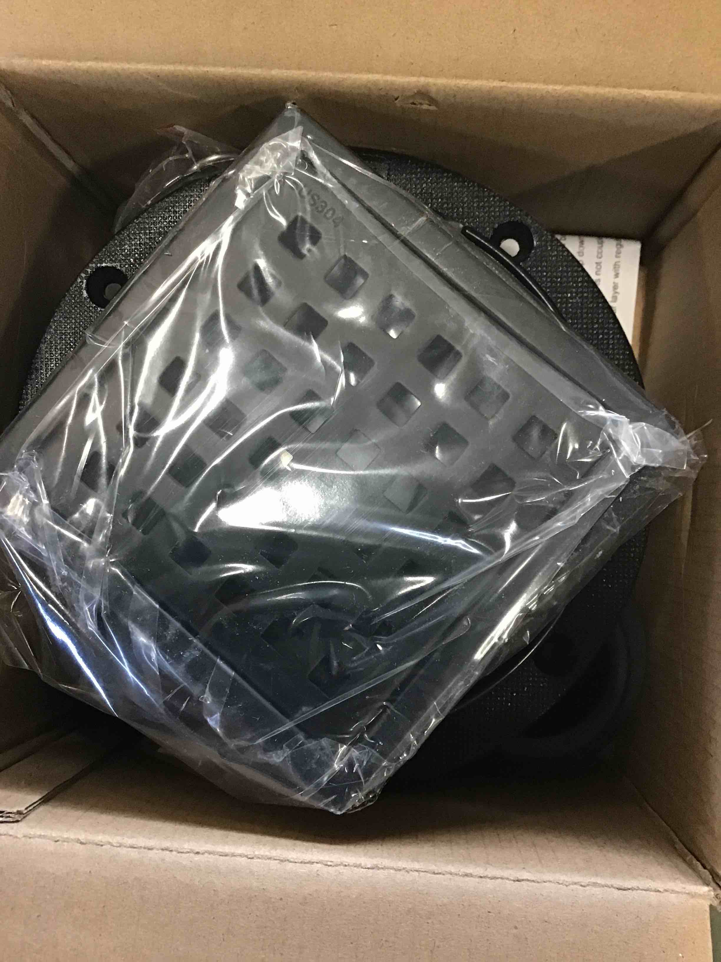 https://s3.amazonaws.com/lotting-images-prod/bidfta/BLU5708627_1715175129700.jpeg