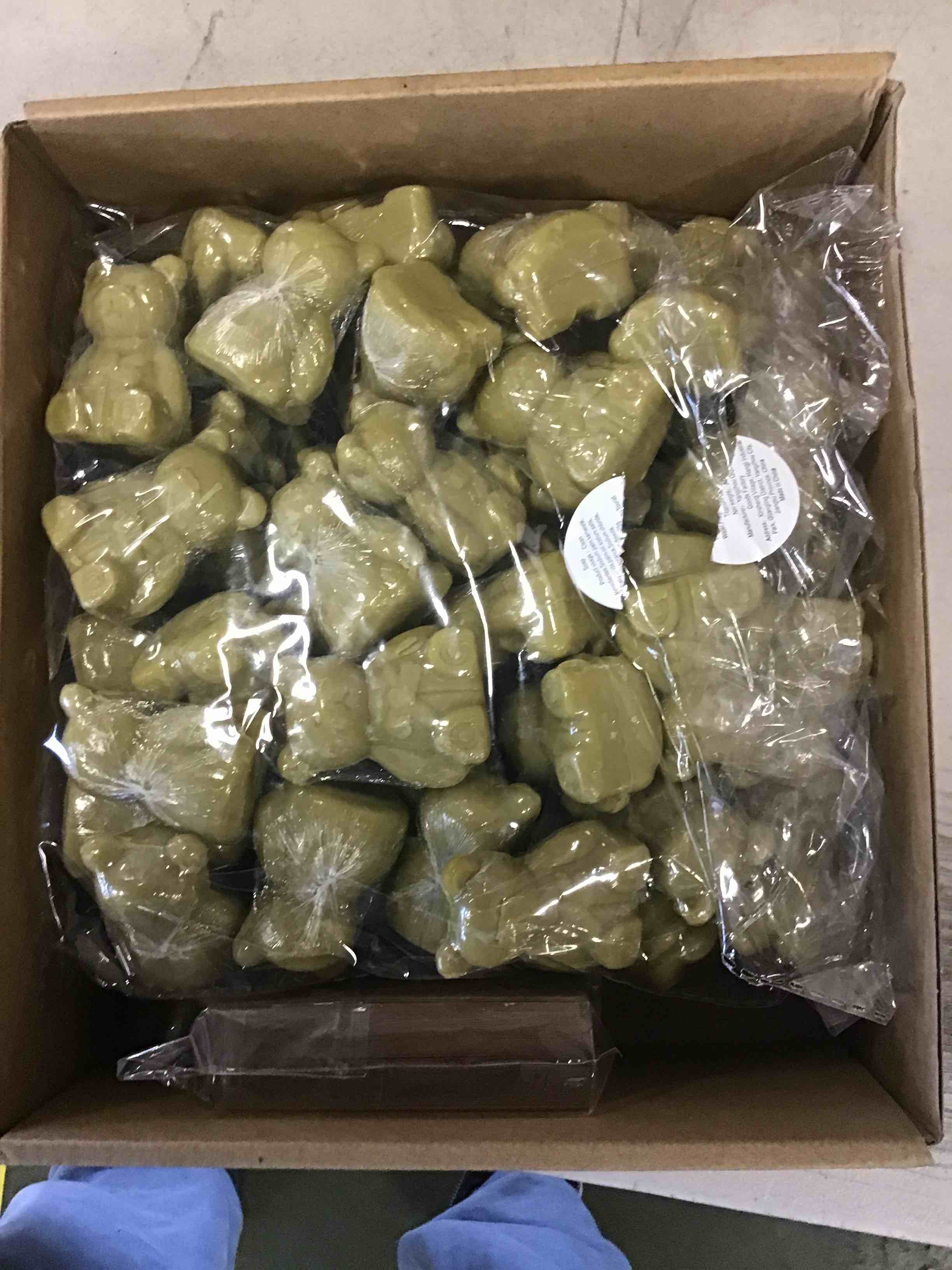 https://s3.amazonaws.com/lotting-images-prod/bidfta/BLU5708637_1715175717431.jpeg