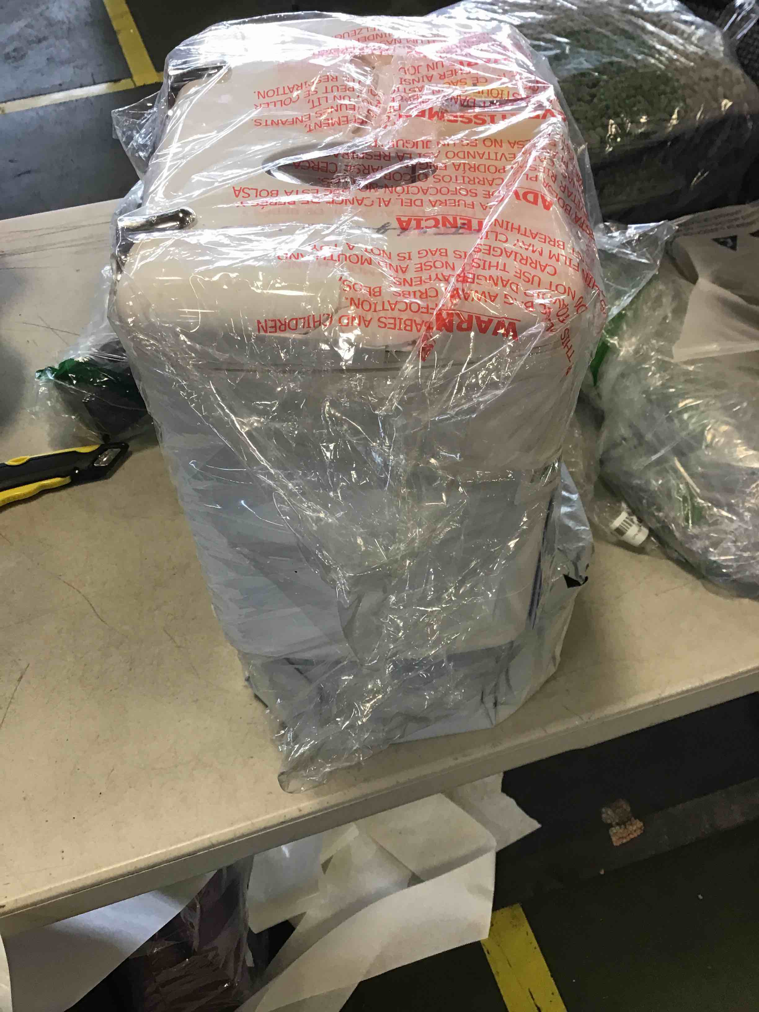 https://s3.amazonaws.com/lotting-images-prod/bidfta/BLU5708655_1715178331721.jpeg