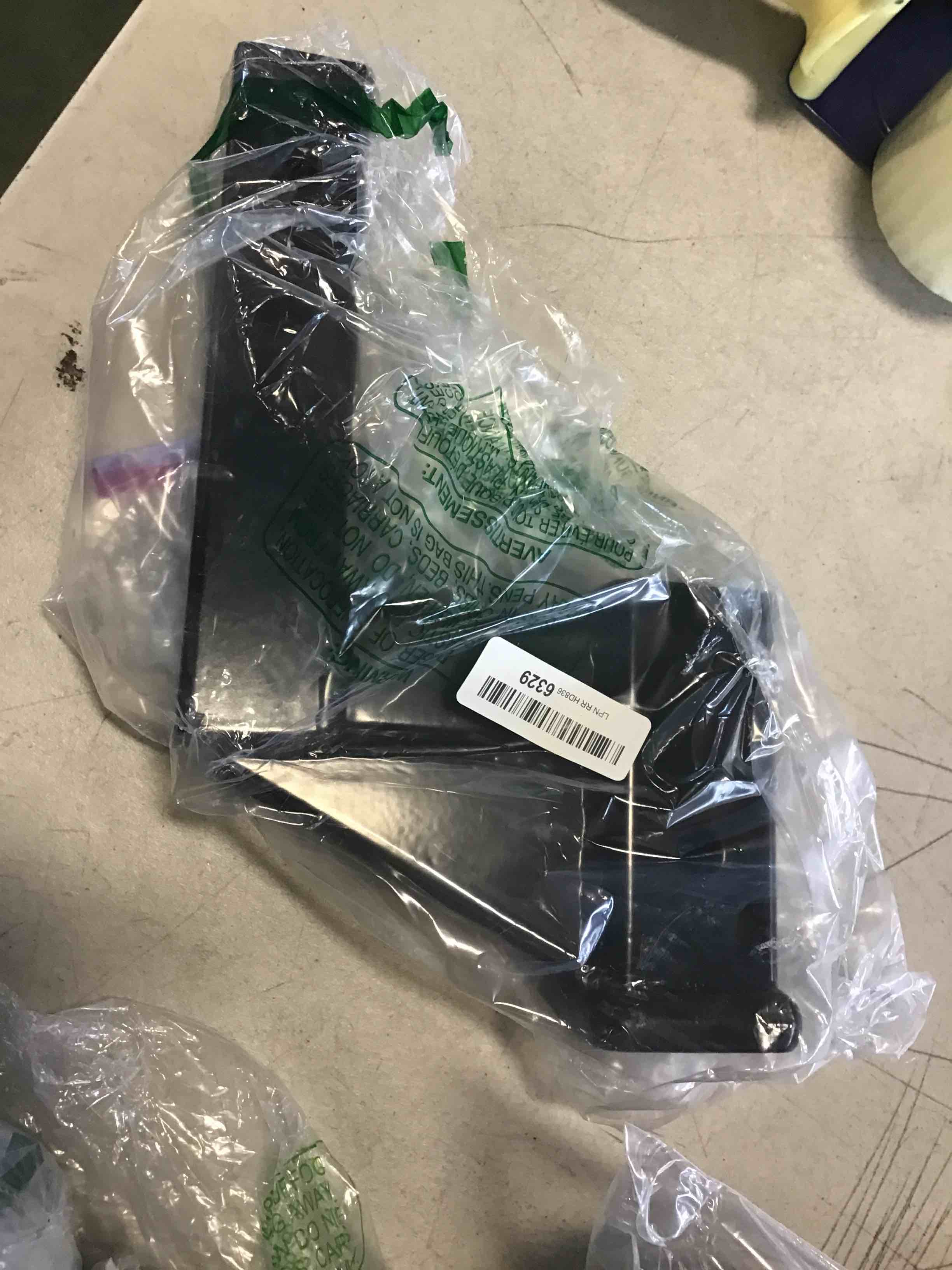 https://s3.amazonaws.com/lotting-images-prod/bidfta/BLU5708657_1715178463728.jpeg