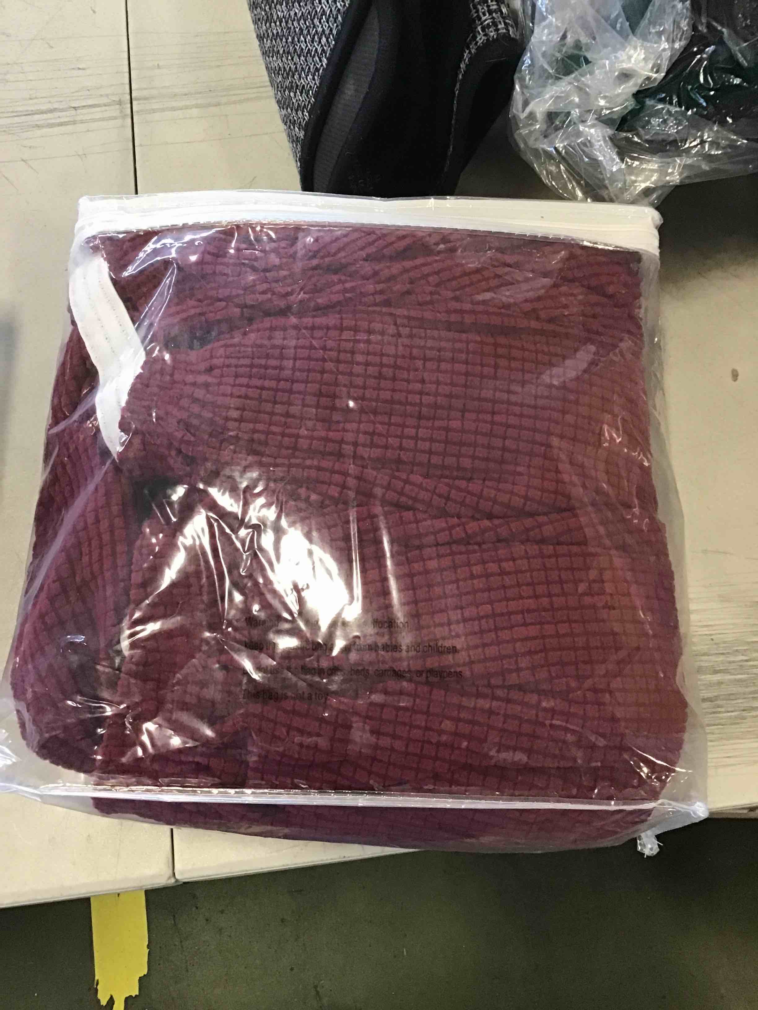 https://s3.amazonaws.com/lotting-images-prod/bidfta/BLU5708662_1715178644980.jpeg