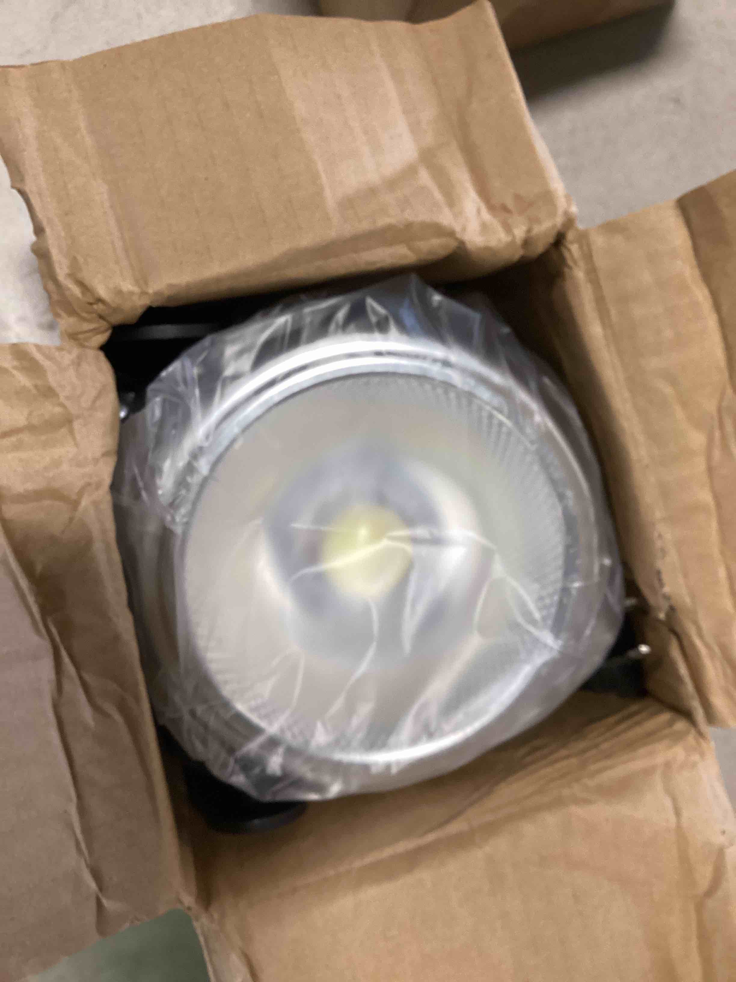 https://s3.amazonaws.com/lotting-images-prod/bidfta/BLU5709043_1715267408393.jpeg