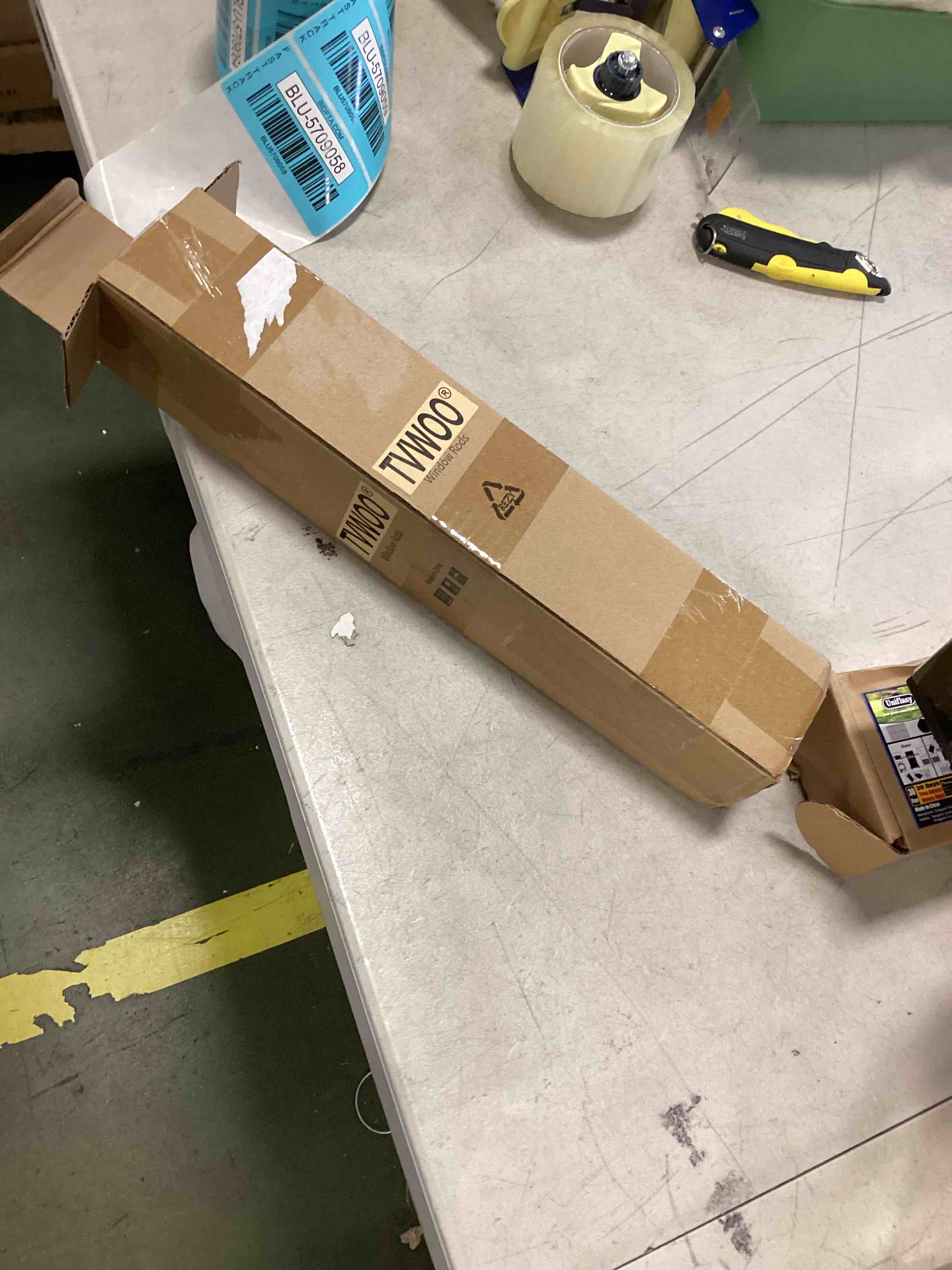 https://s3.amazonaws.com/lotting-images-prod/bidfta/BLU5709058_1715268334438.jpeg