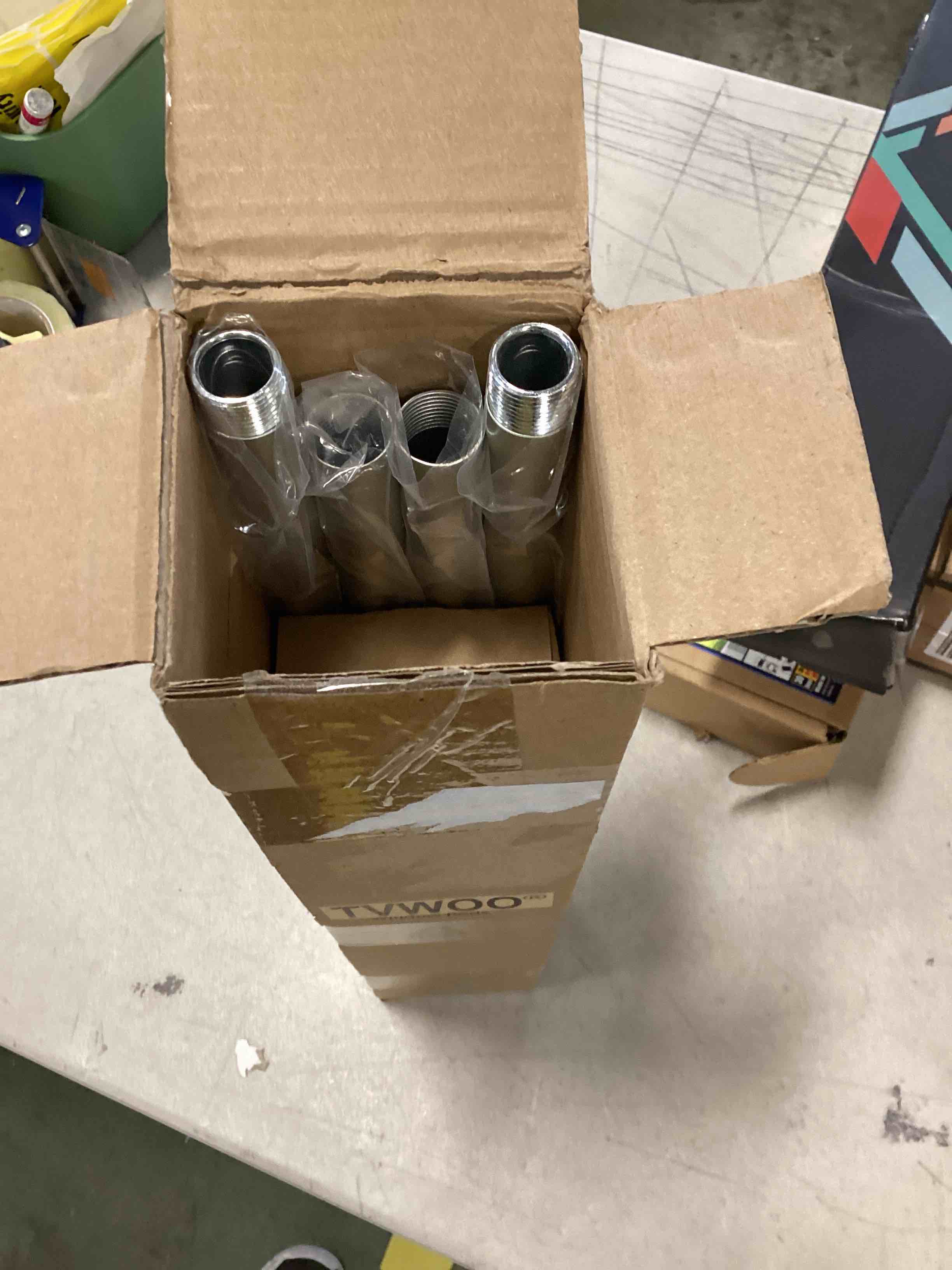 https://s3.amazonaws.com/lotting-images-prod/bidfta/BLU5709058_1715268347802.jpeg