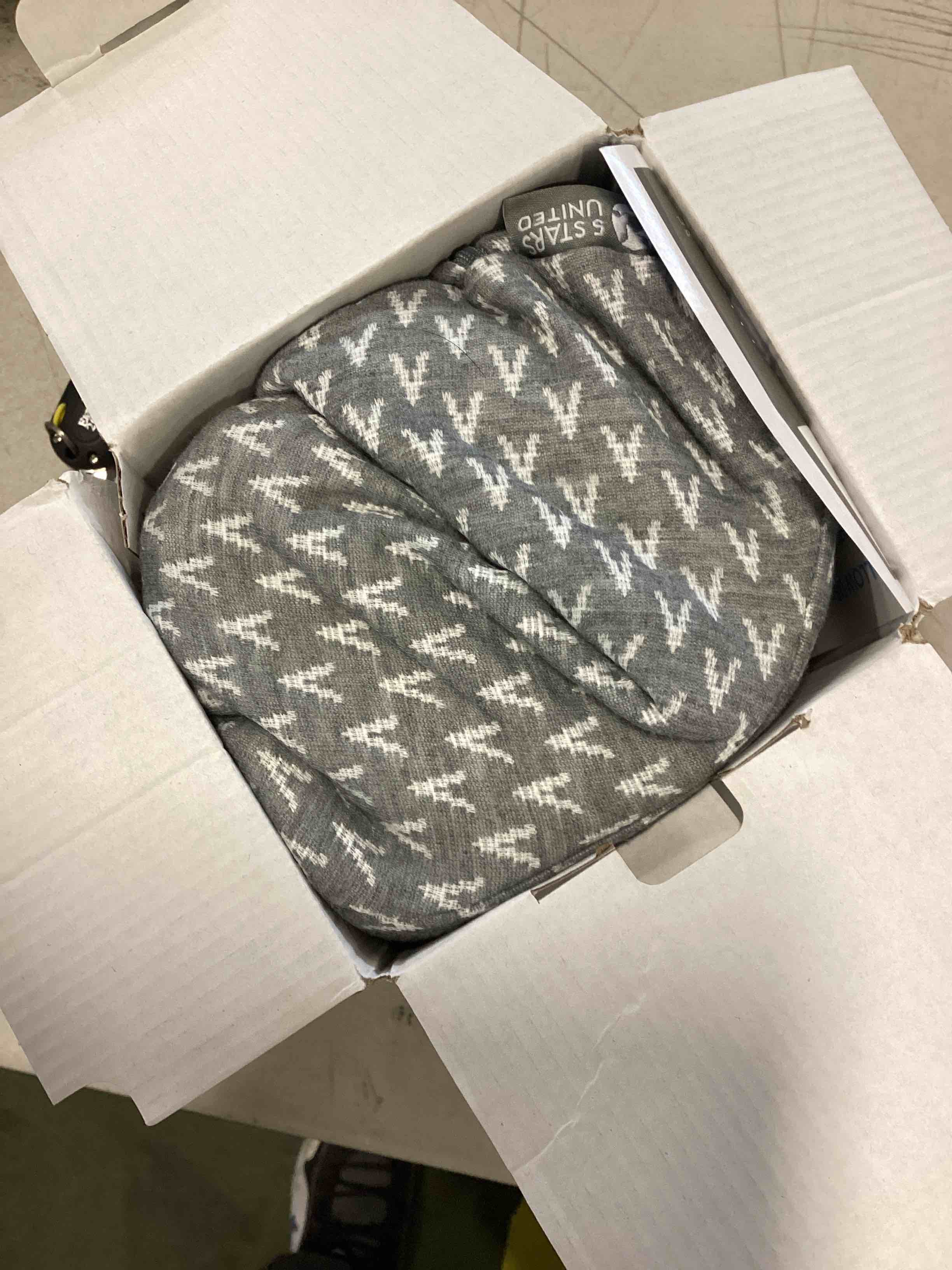 https://s3.amazonaws.com/lotting-images-prod/bidfta/BLU5709068_1715268998542.jpeg