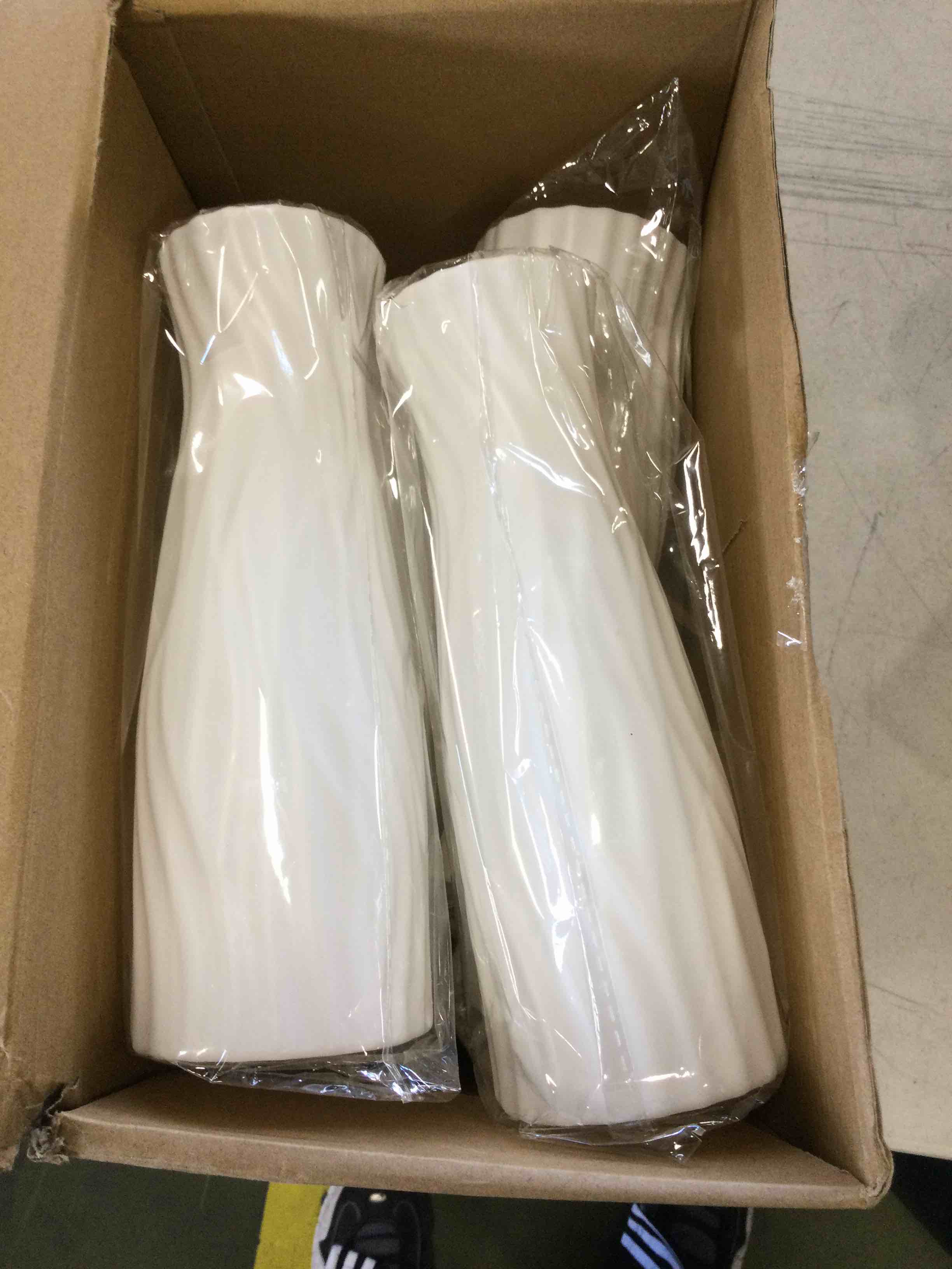 https://s3.amazonaws.com/lotting-images-prod/bidfta/BLU5709407_1715370832117.jpeg