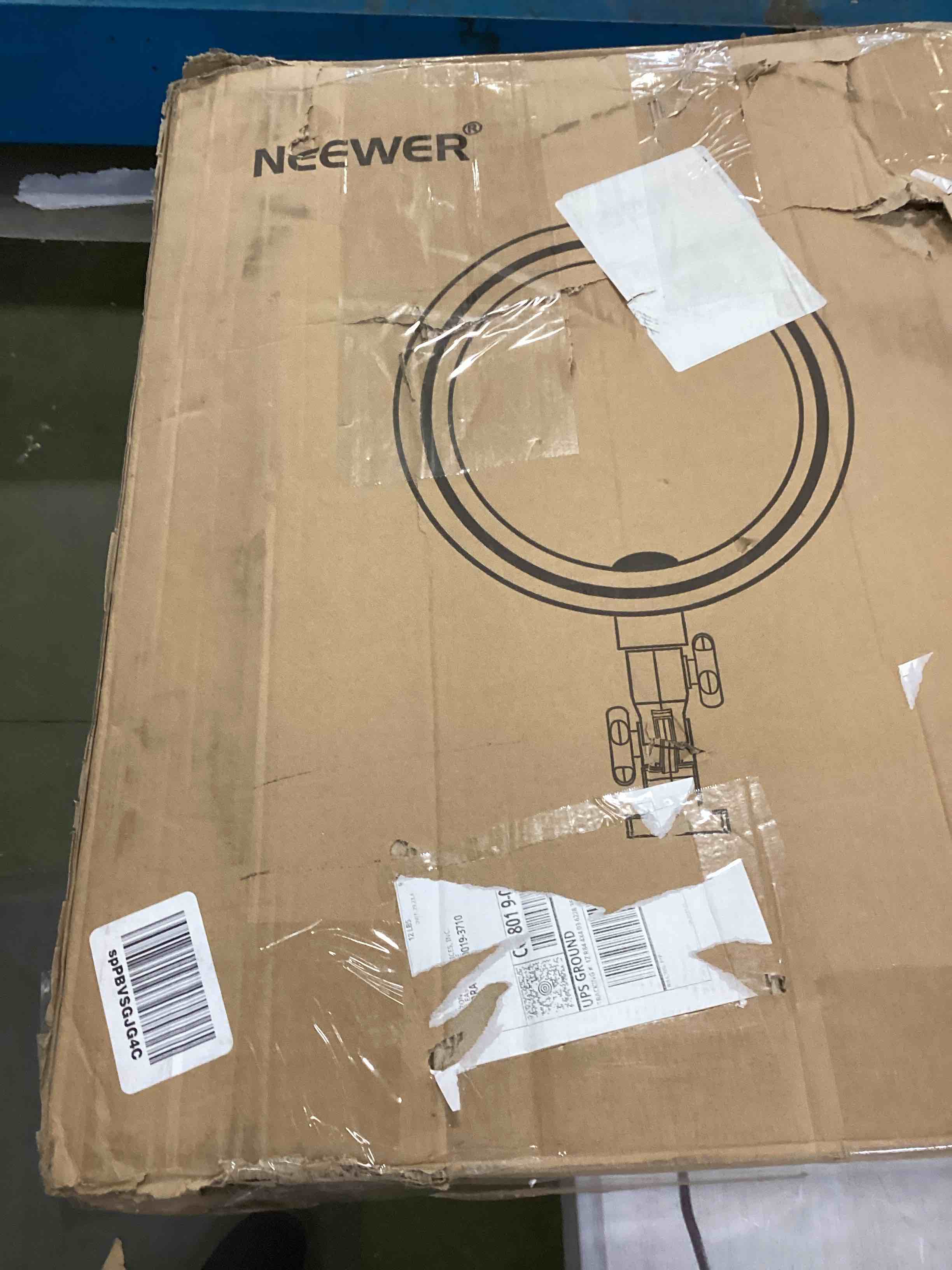 https://s3.amazonaws.com/lotting-images-prod/bidfta/BLU5709452_1714224517267.jpeg
