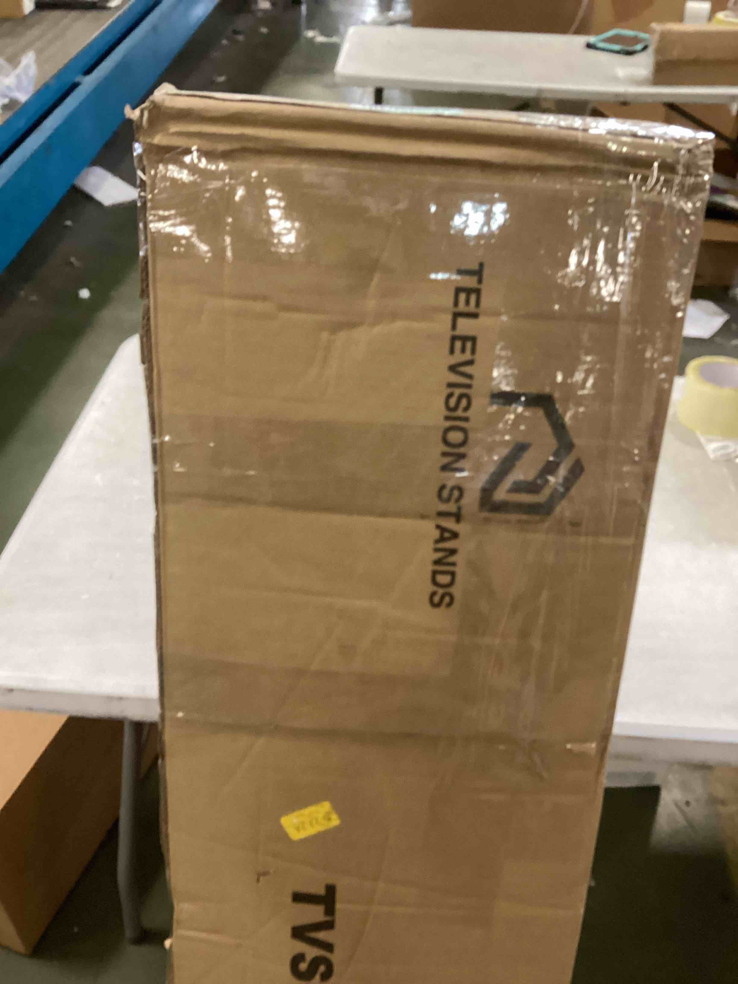 https://s3.amazonaws.com/lotting-images-prod/bidfta/BLU5709457_1714225354095.jpeg