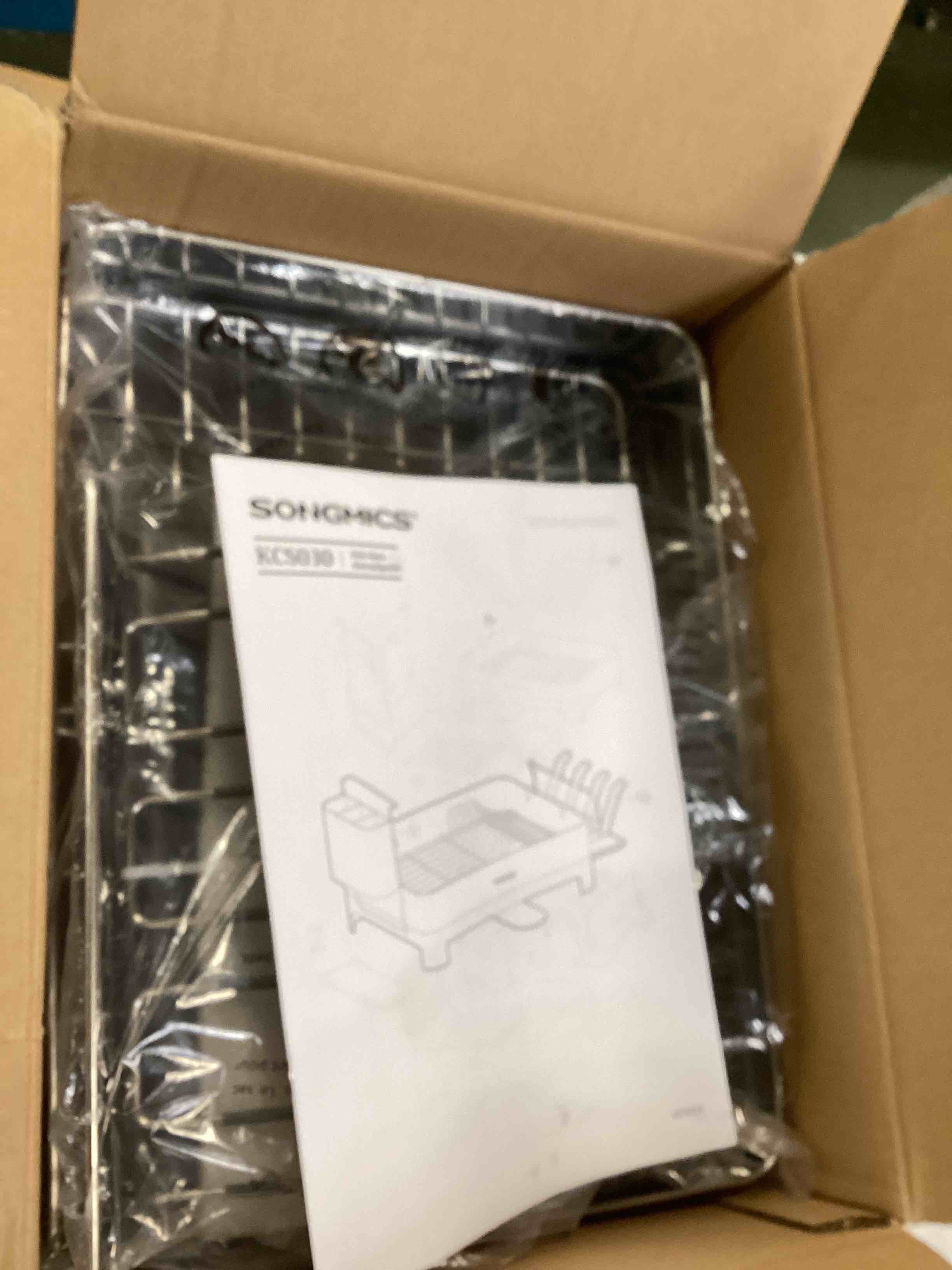https://s3.amazonaws.com/lotting-images-prod/bidfta/BLU5709458_1714225404556.jpeg