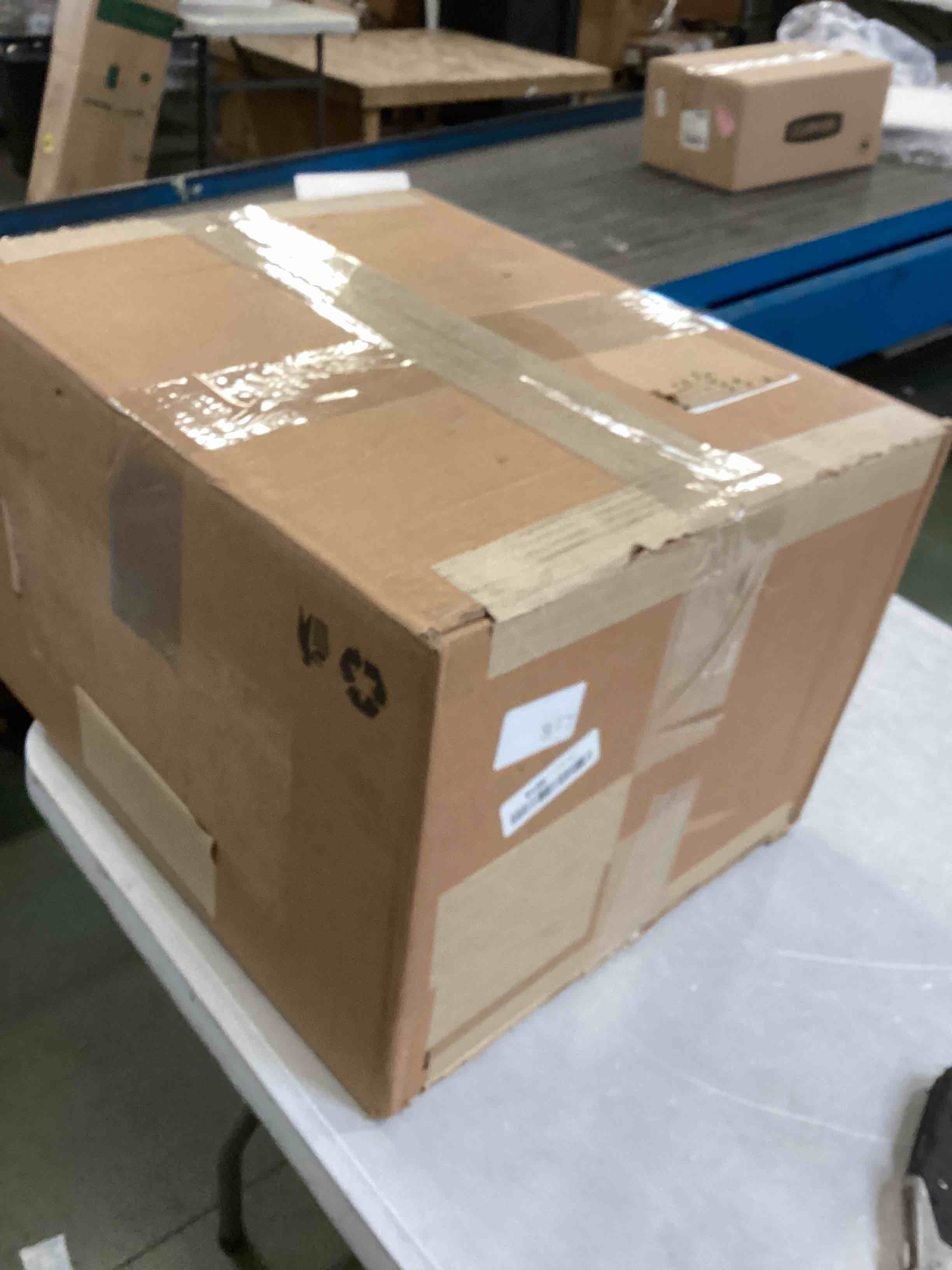 https://s3.amazonaws.com/lotting-images-prod/bidfta/BLU5709505_1714231854259.jpeg