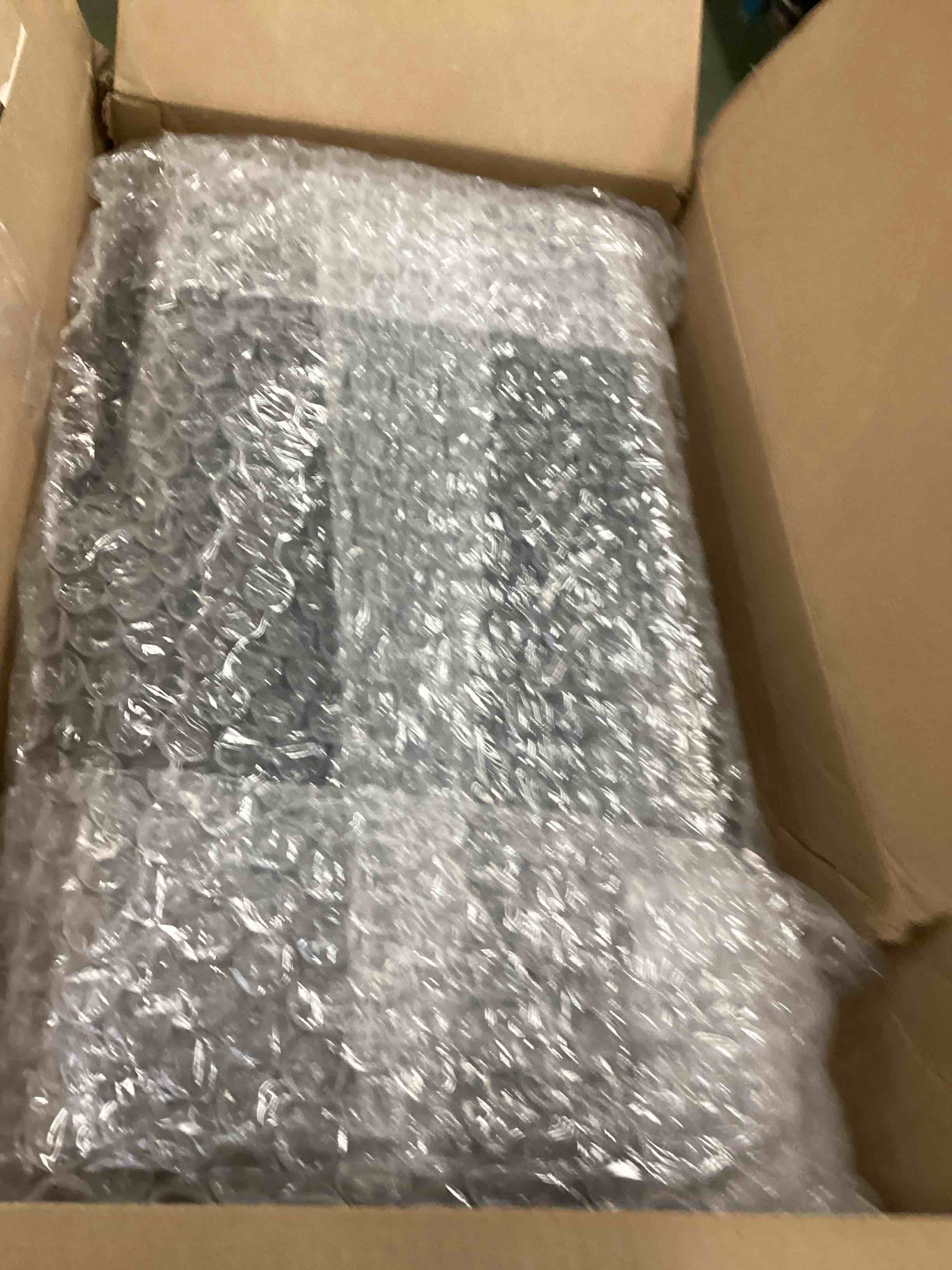 https://s3.amazonaws.com/lotting-images-prod/bidfta/BLU5709561_1714389707060.jpeg