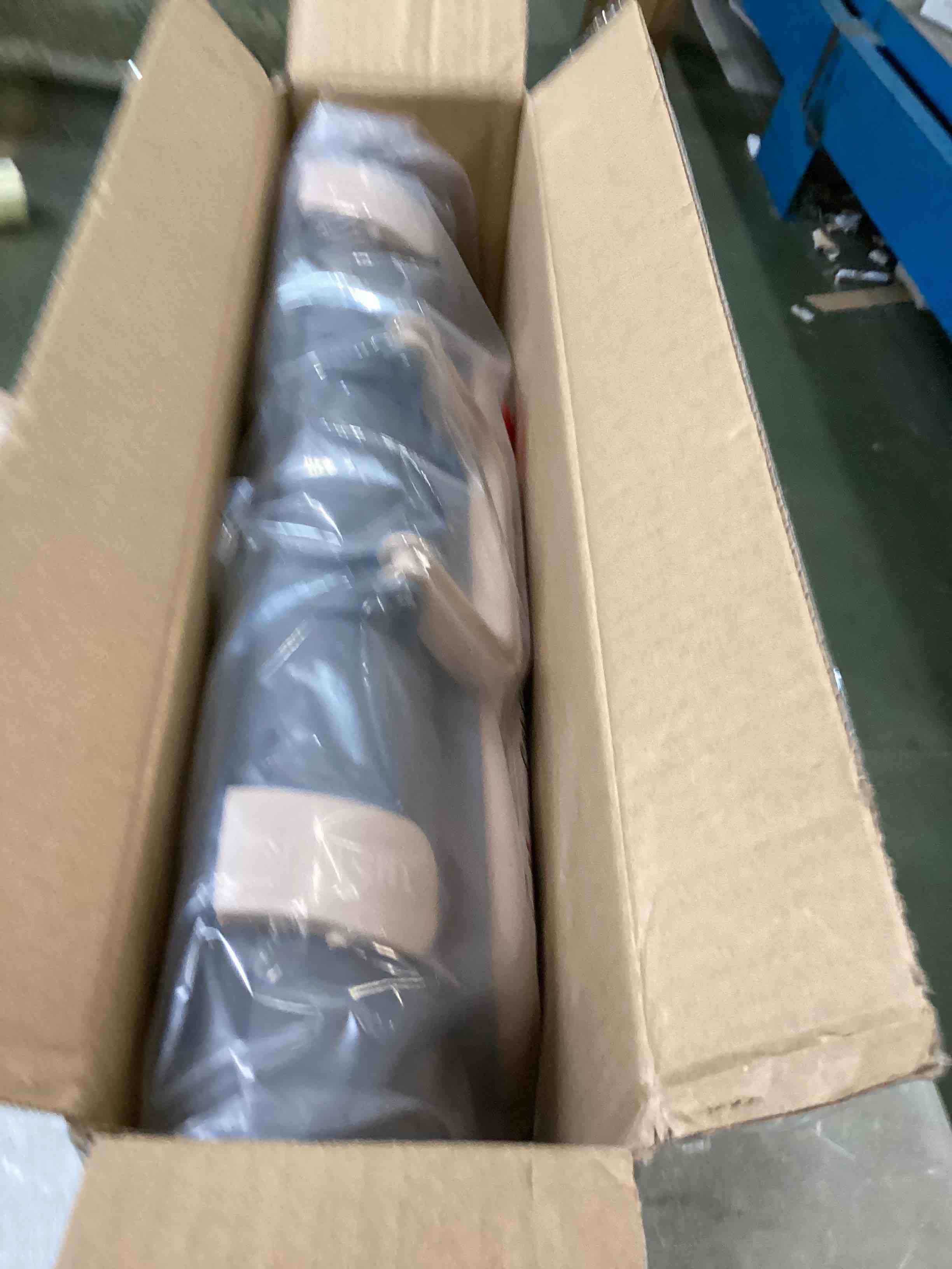 https://s3.amazonaws.com/lotting-images-prod/bidfta/BLU5709709_1714408477417.jpeg