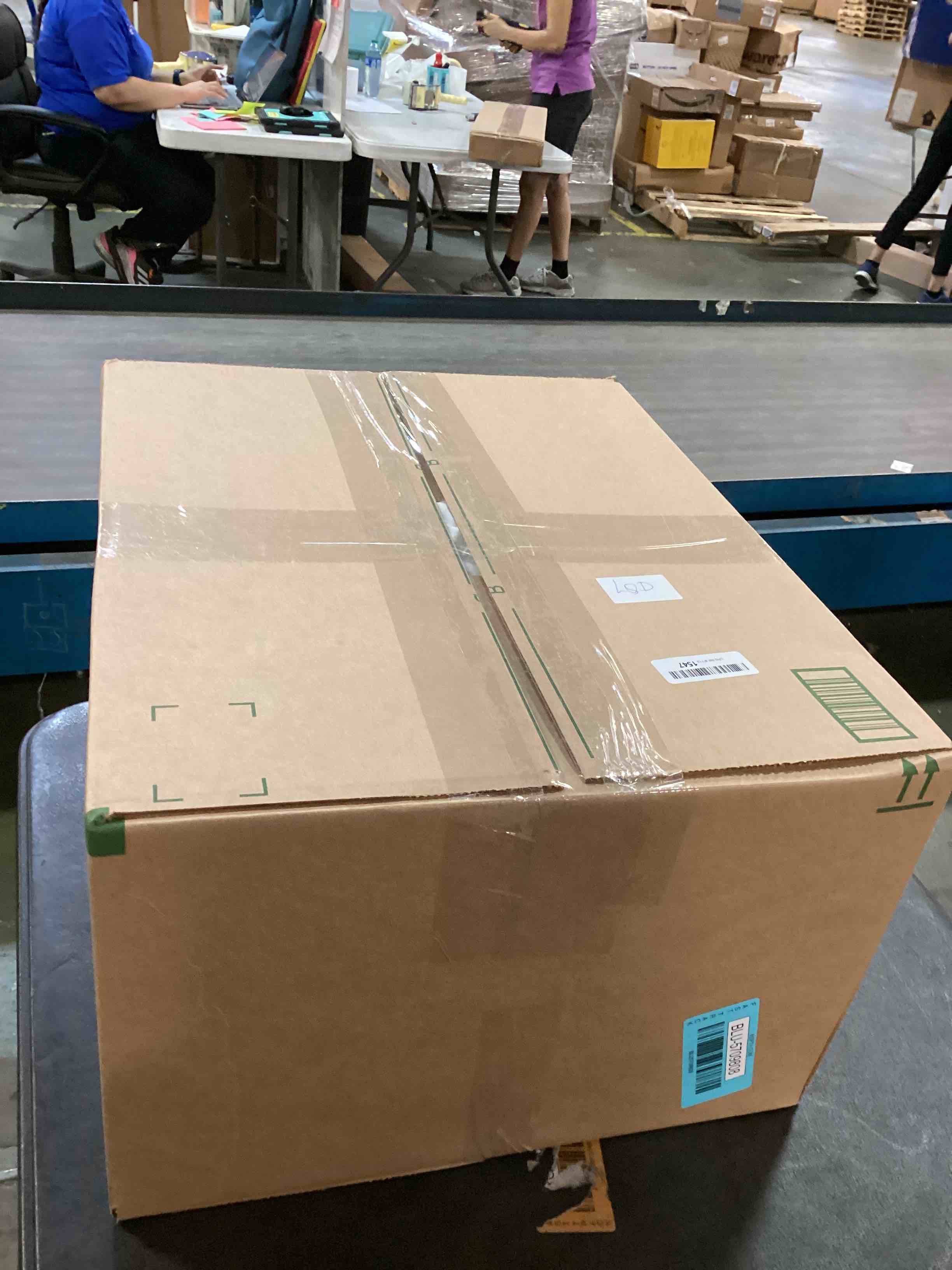 https://s3.amazonaws.com/lotting-images-prod/bidfta/BLU5709808_1714477010859.jpeg