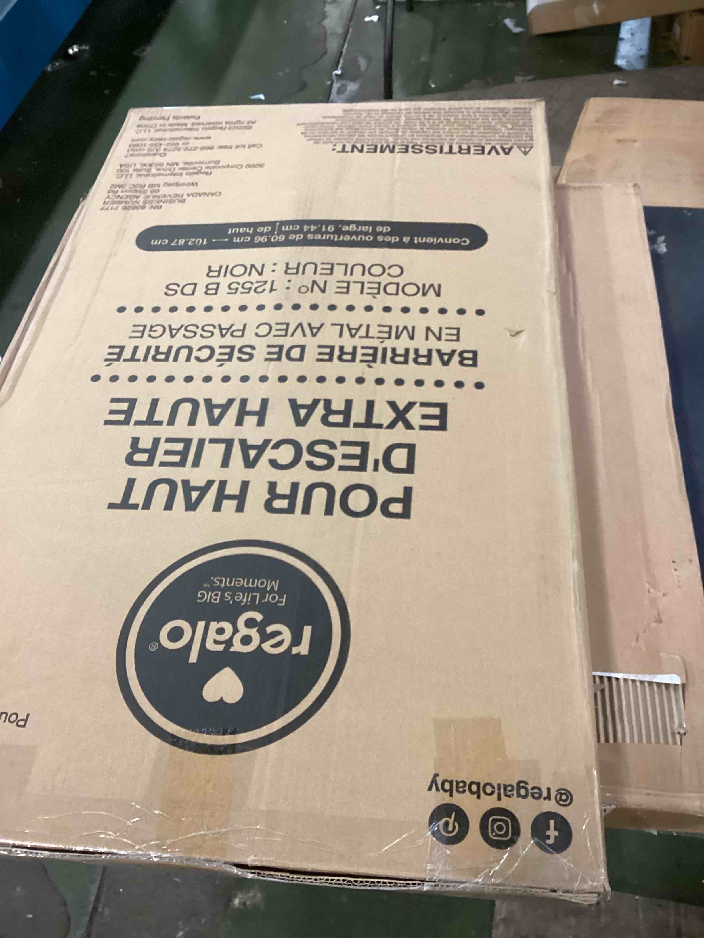 https://s3.amazonaws.com/lotting-images-prod/bidfta/BLU5709984_1714502964333.jpeg