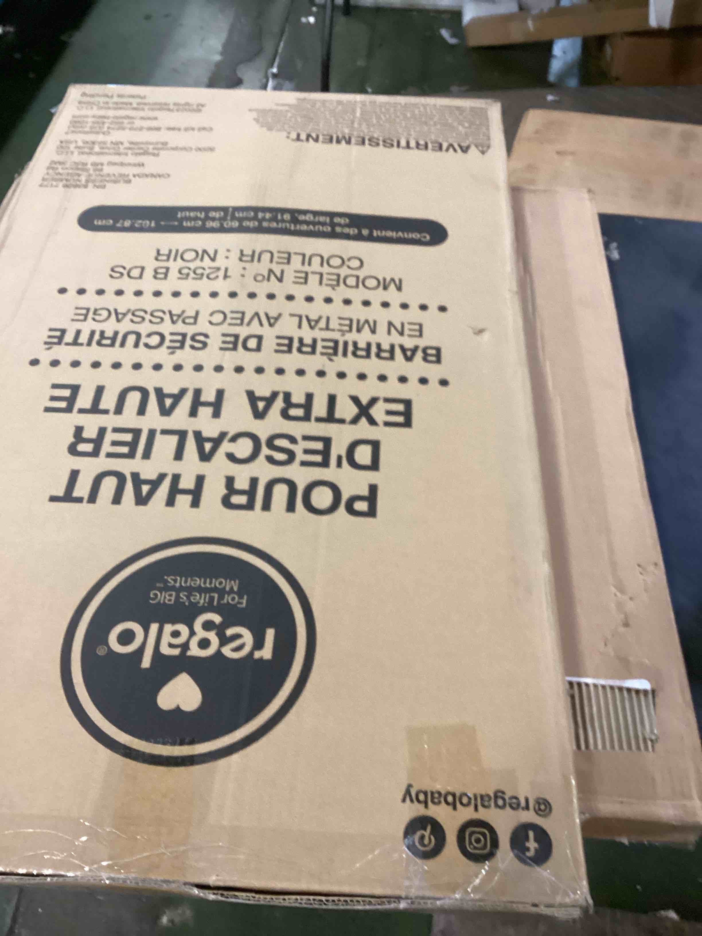 https://s3.amazonaws.com/lotting-images-prod/bidfta/BLU5709984_1714502968153.jpeg