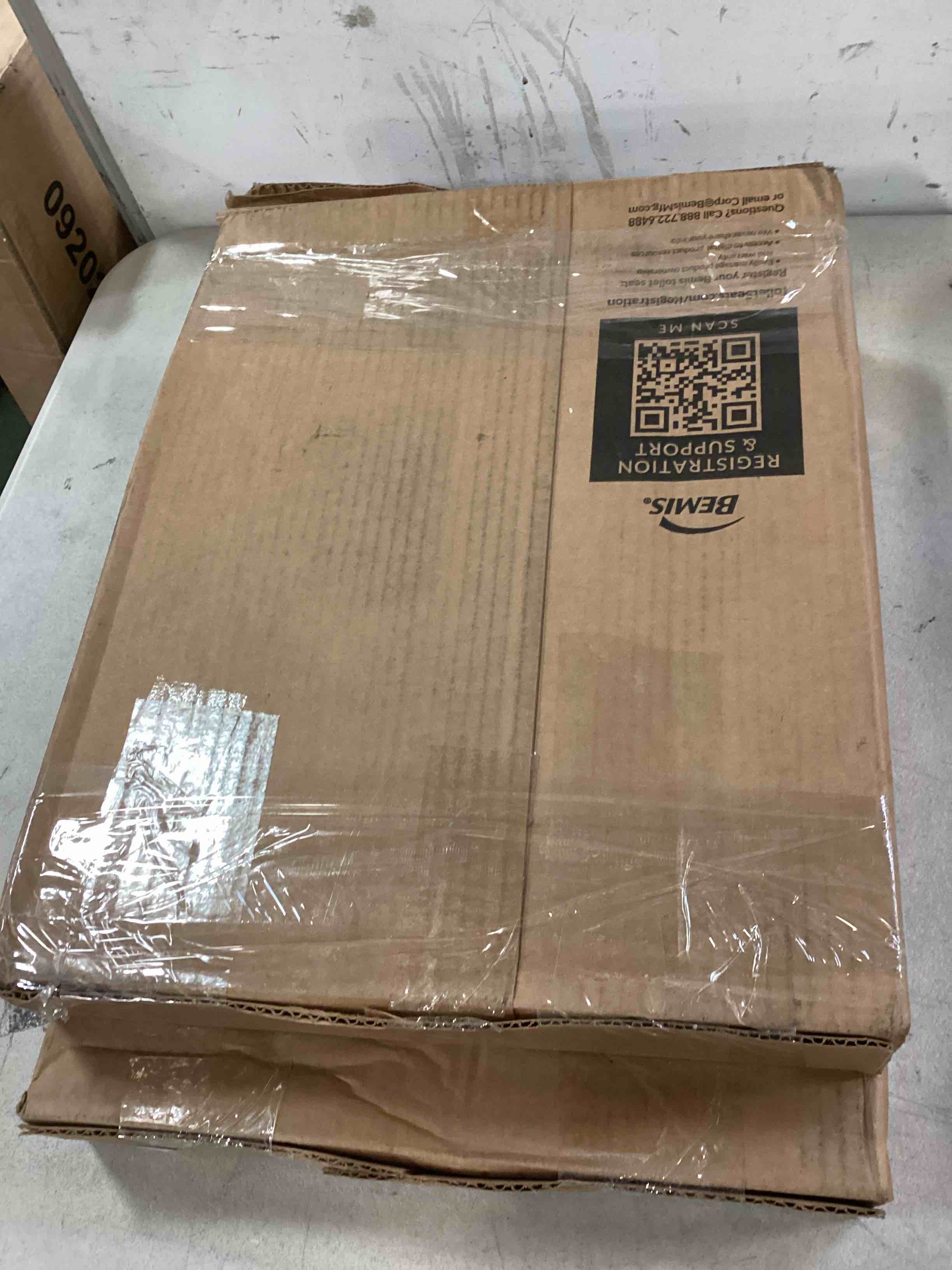 https://s3.amazonaws.com/lotting-images-prod/bidfta/BLU5710114_1714567882903.jpeg