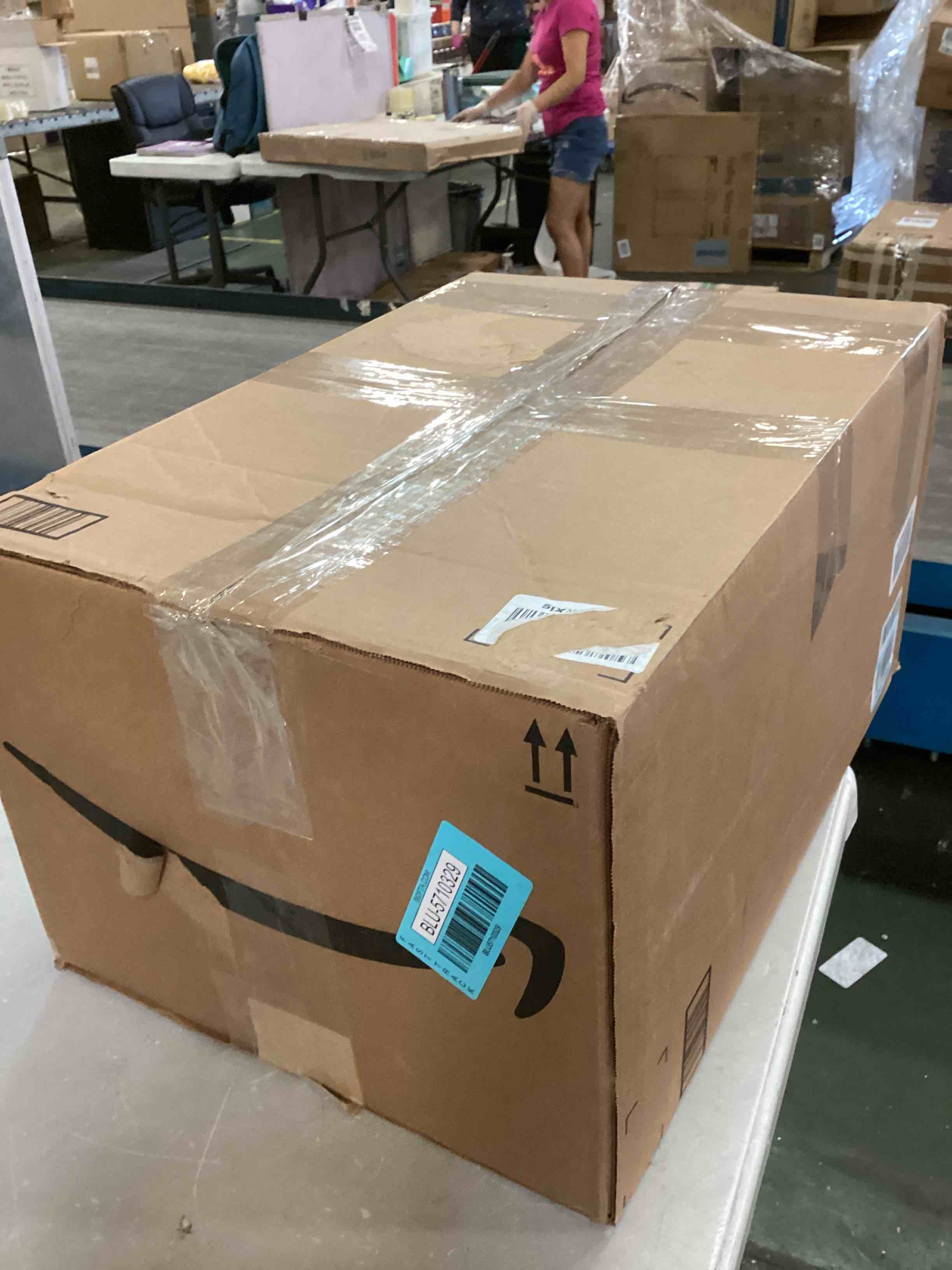 https://s3.amazonaws.com/lotting-images-prod/bidfta/BLU5710329_1714652879793.jpeg
