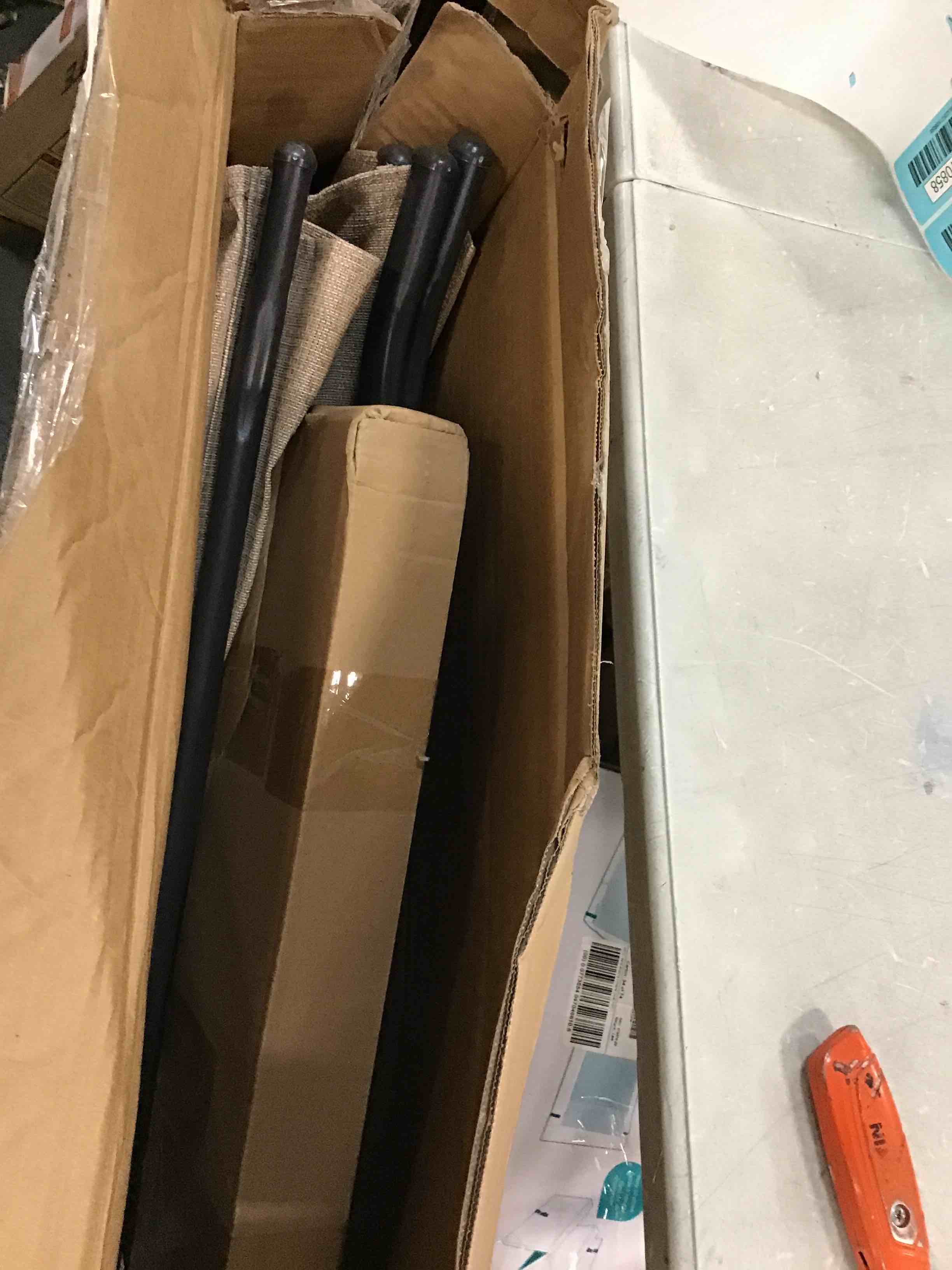 https://s3.amazonaws.com/lotting-images-prod/bidfta/BLU5710858_1716646902769.jpeg