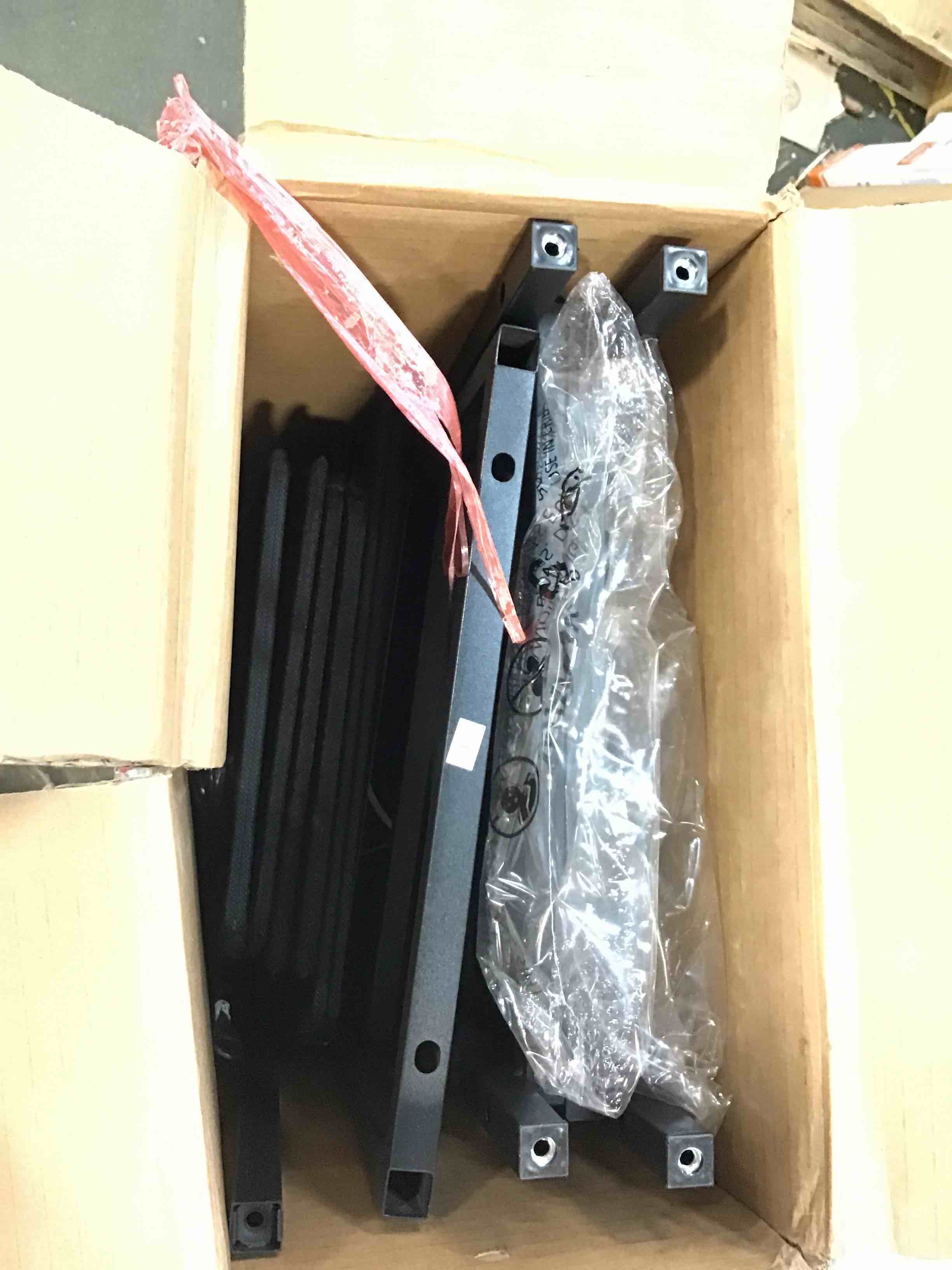 https://s3.amazonaws.com/lotting-images-prod/bidfta/BLU5710863_1716647349940.jpeg