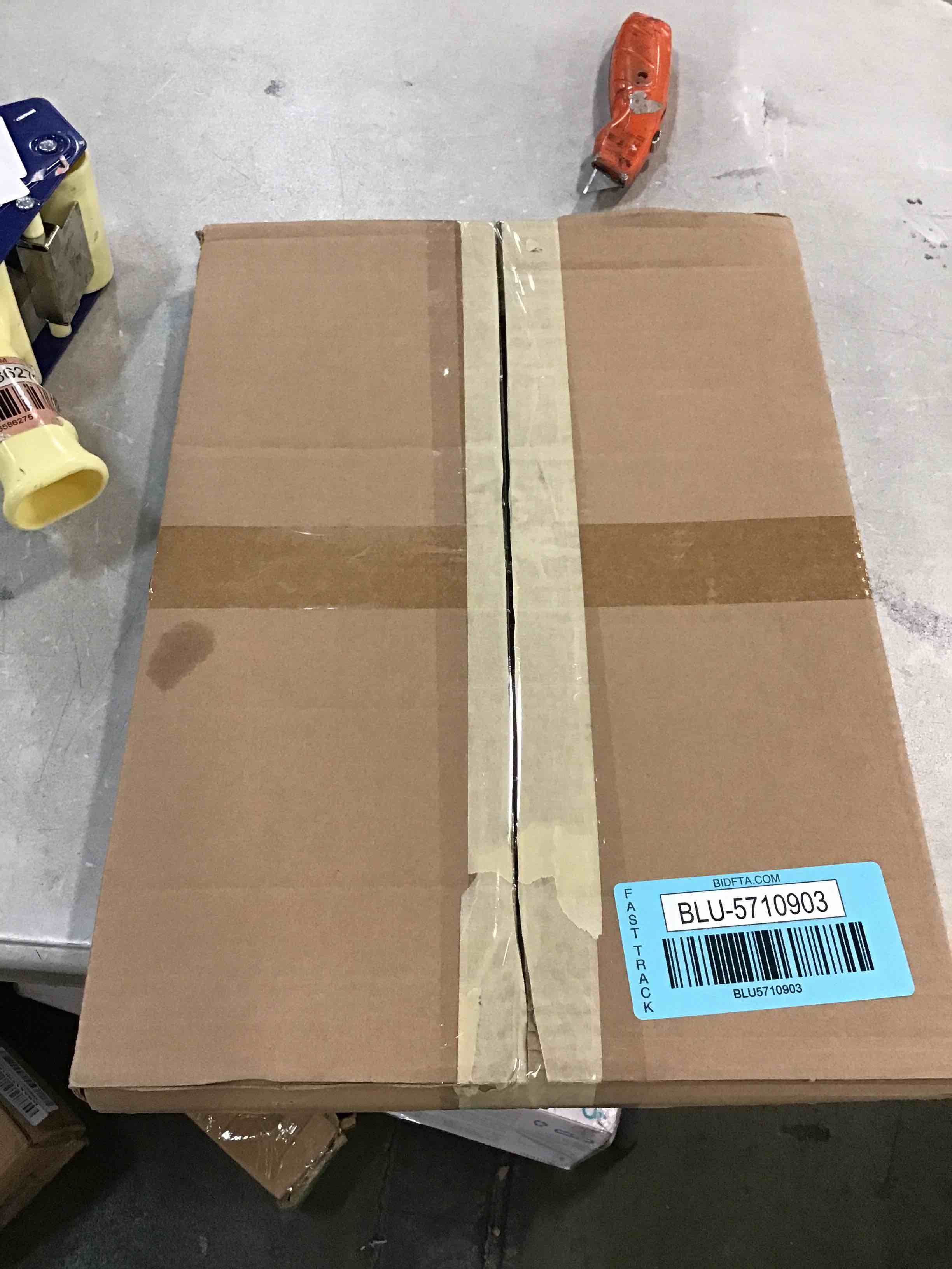 https://s3.amazonaws.com/lotting-images-prod/bidfta/BLU5710903_1716652549063.jpeg