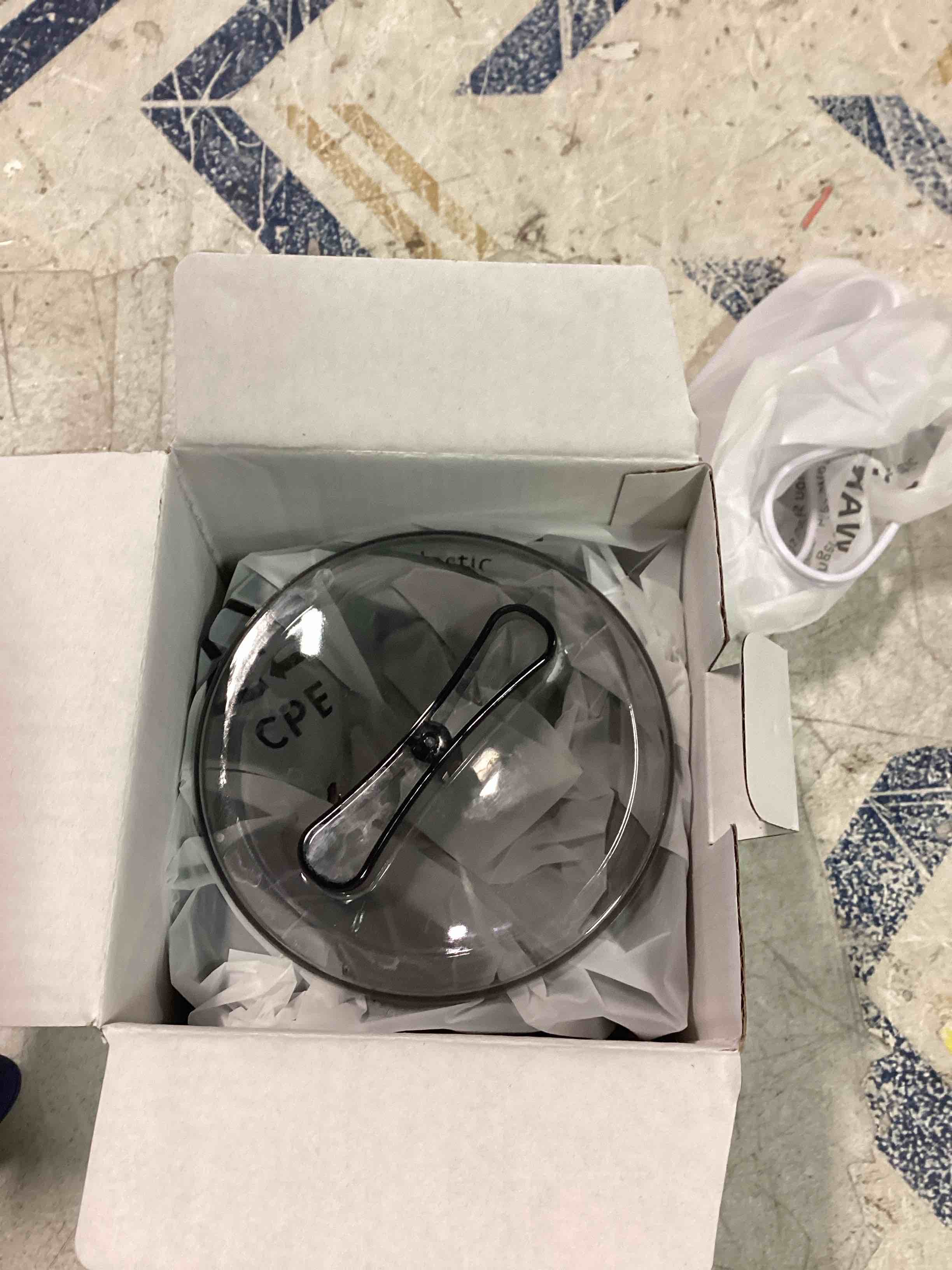 https://s3.amazonaws.com/lotting-images-prod/bidfta/BLU5710987_1714047026298.jpeg