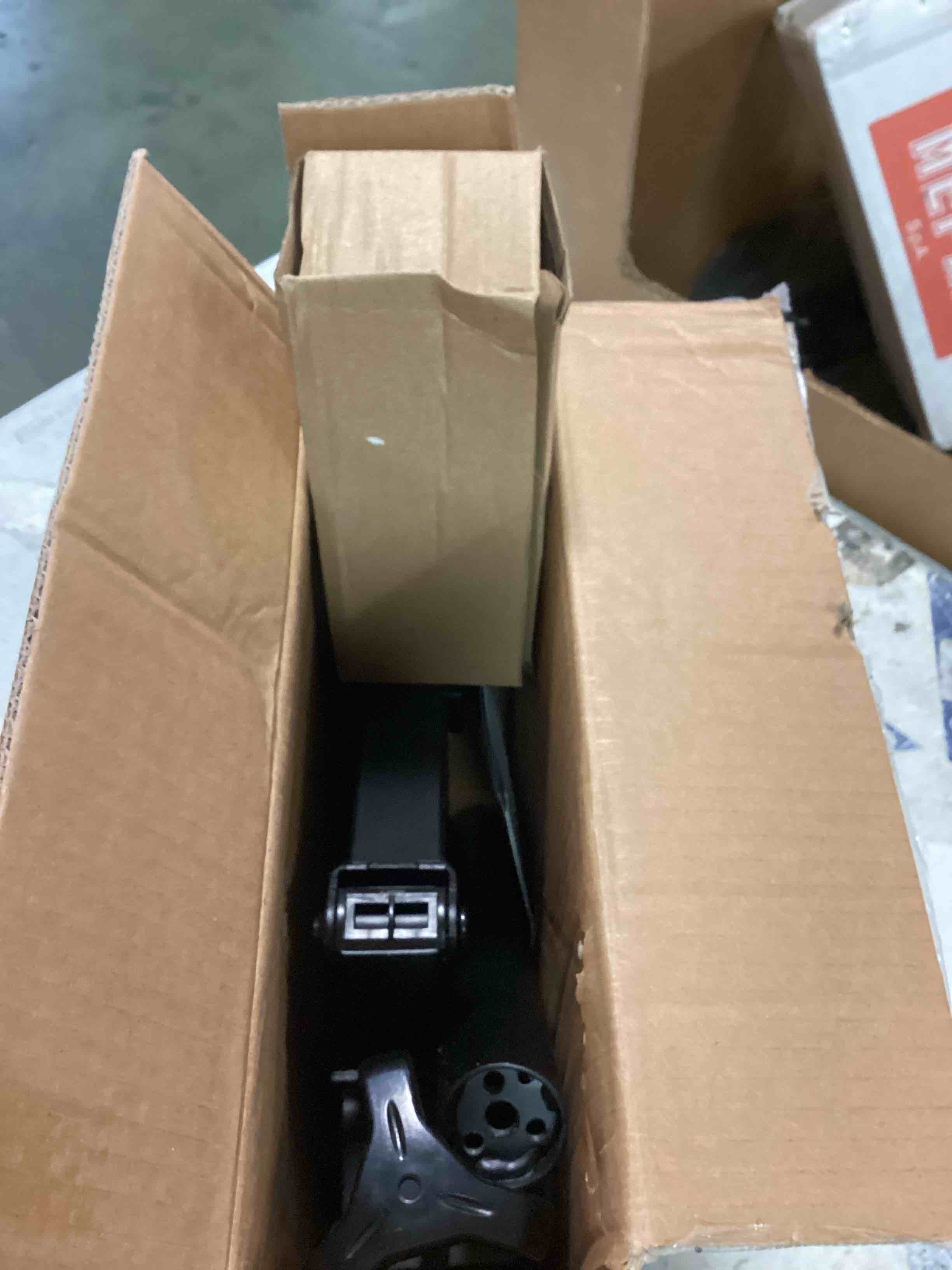 https://s3.amazonaws.com/lotting-images-prod/bidfta/BLU5711033_1714052320284.jpeg