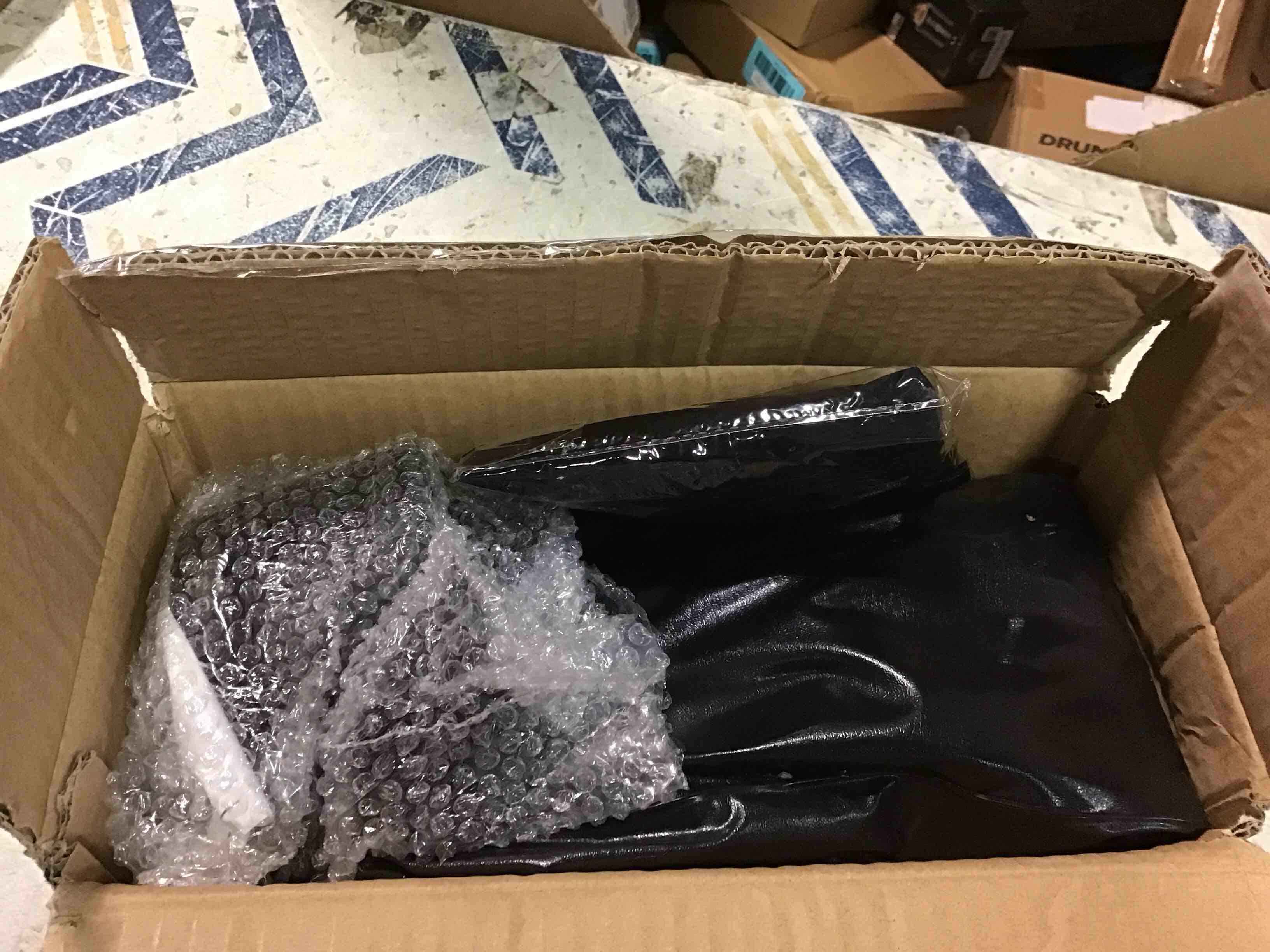 https://s3.amazonaws.com/lotting-images-prod/bidfta/BLU5711284_1714144120848.jpeg