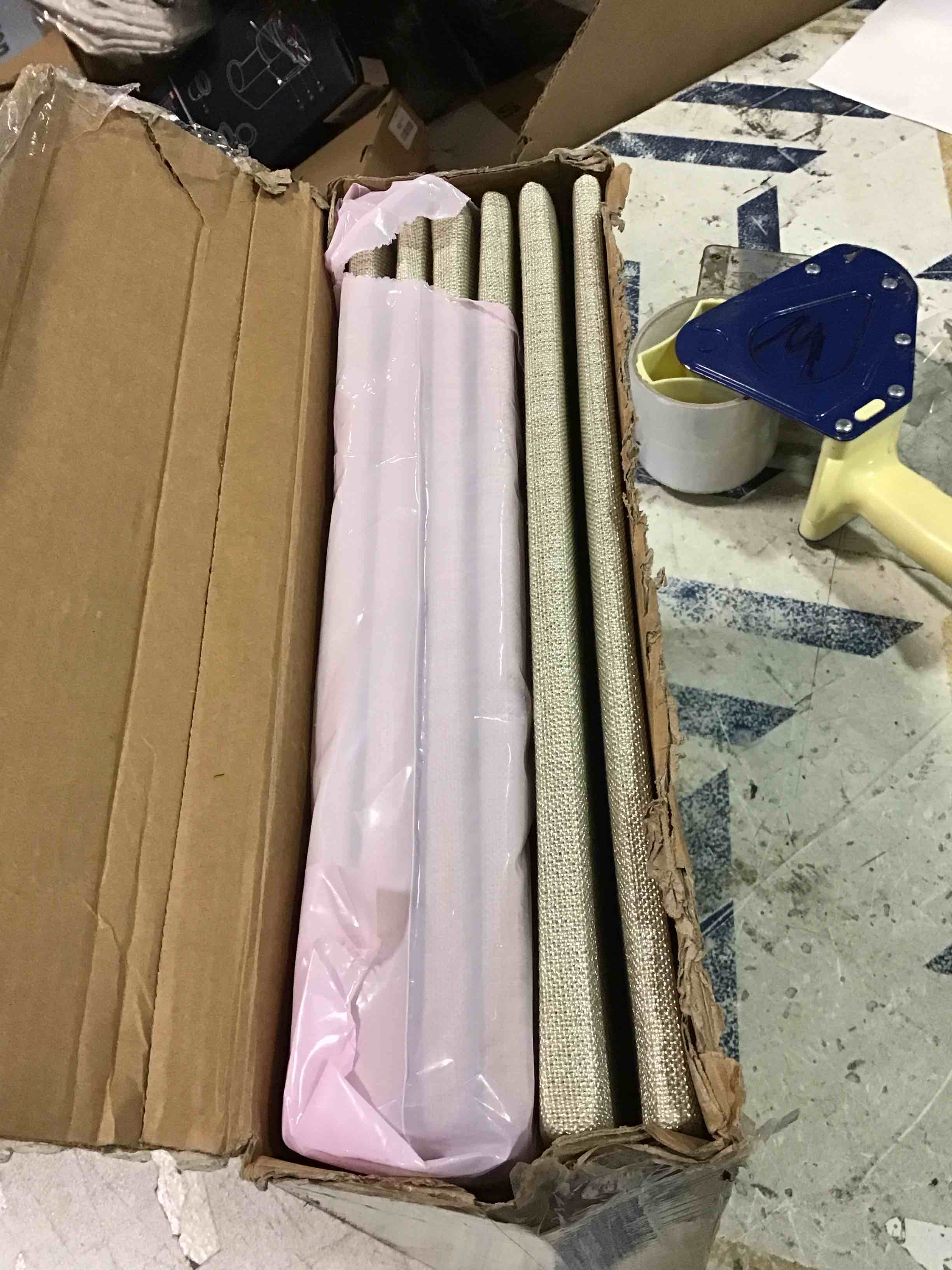 https://s3.amazonaws.com/lotting-images-prod/bidfta/BLU5711290_1714144685833.jpeg