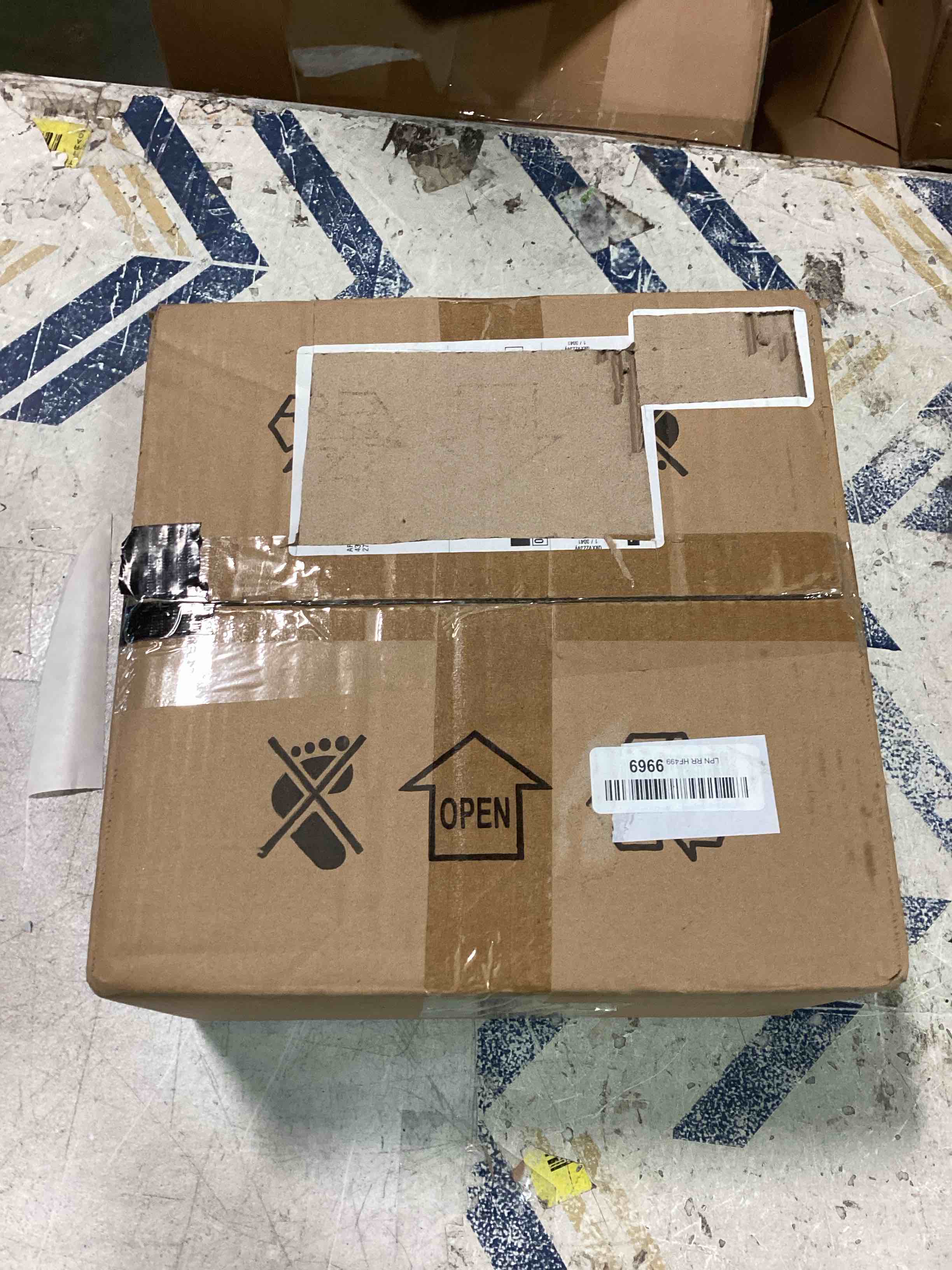 https://s3.amazonaws.com/lotting-images-prod/bidfta/BLU5711433_1714392764973.jpeg