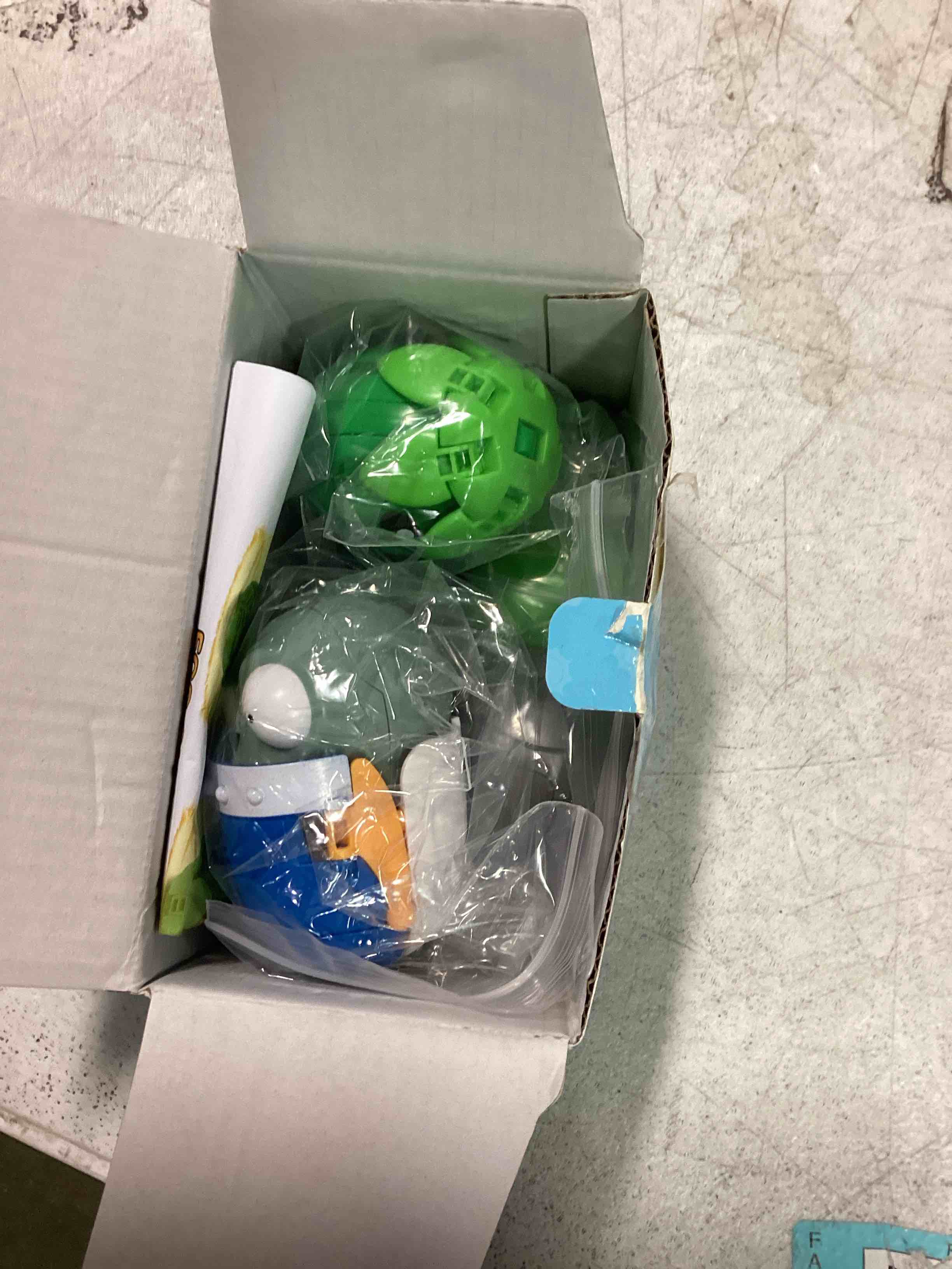 https://s3.amazonaws.com/lotting-images-prod/bidfta/BLU5711610_1714419379971.jpeg