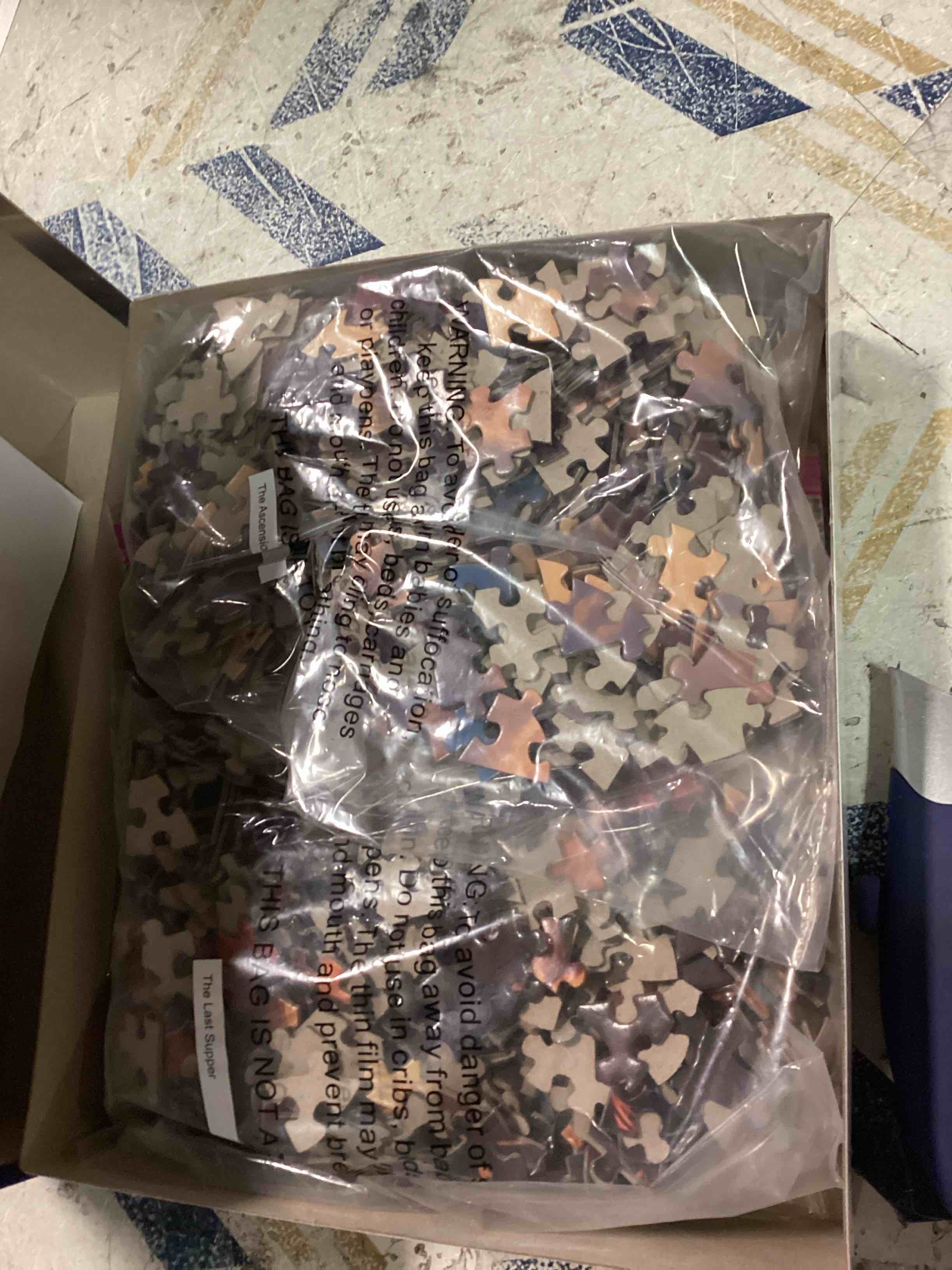 https://s3.amazonaws.com/lotting-images-prod/bidfta/BLU5711706_1714484922839.jpeg