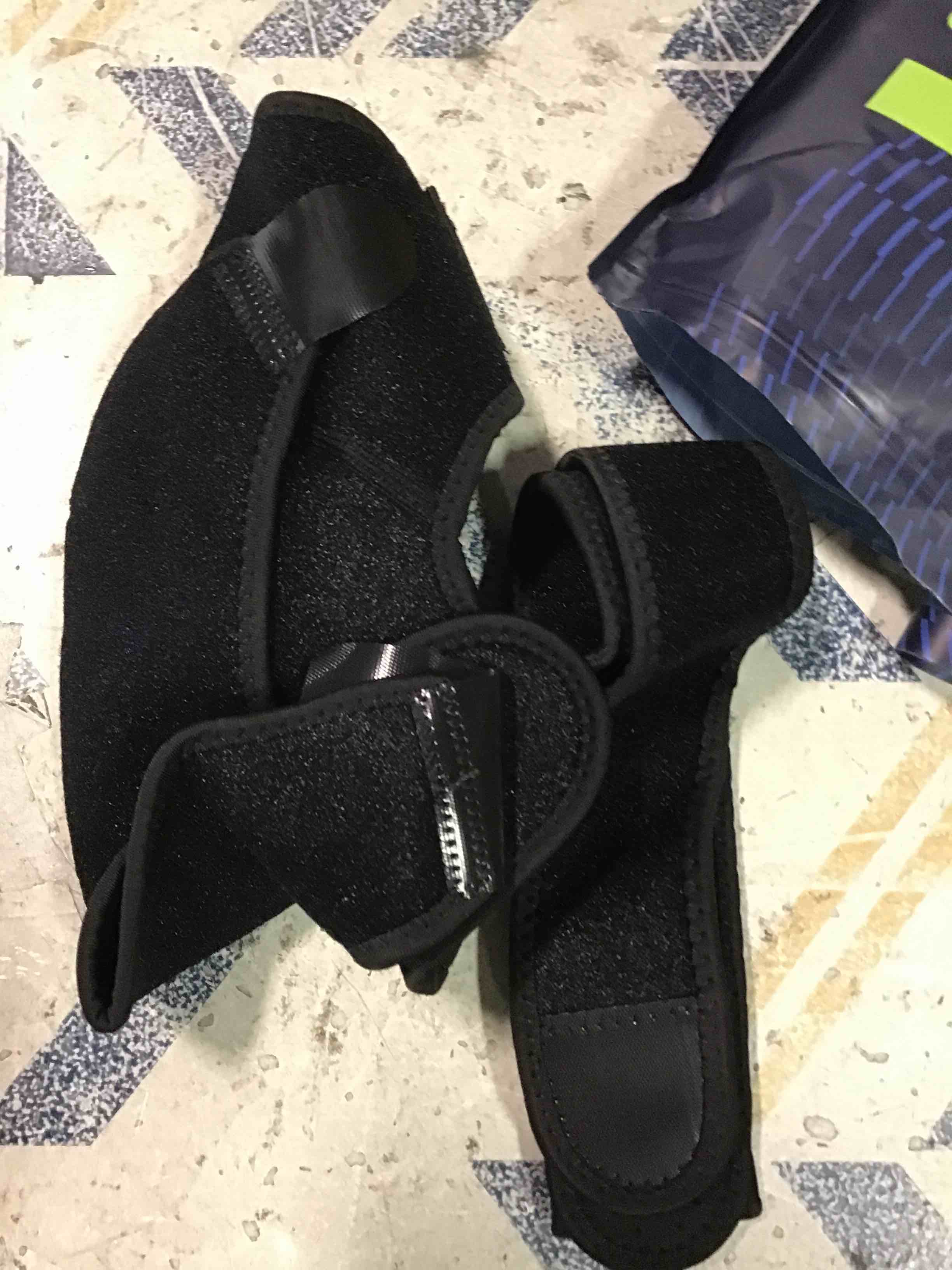 Shoulder Brace for Men and Women, Shoulder Support Compression Pain Relief, Shoulder Brace for Torn Rotator Cuff, Left and Right Adjustable Shoulder Wrap for Shoulder Injuries and Tendonitis, Can Be Used with Gel Pack for Cold/Hot Physical Therapy for Shoulder Pain, Shoulder Support Brace, AC Joint Pain Relief (Large/X-Large Size)