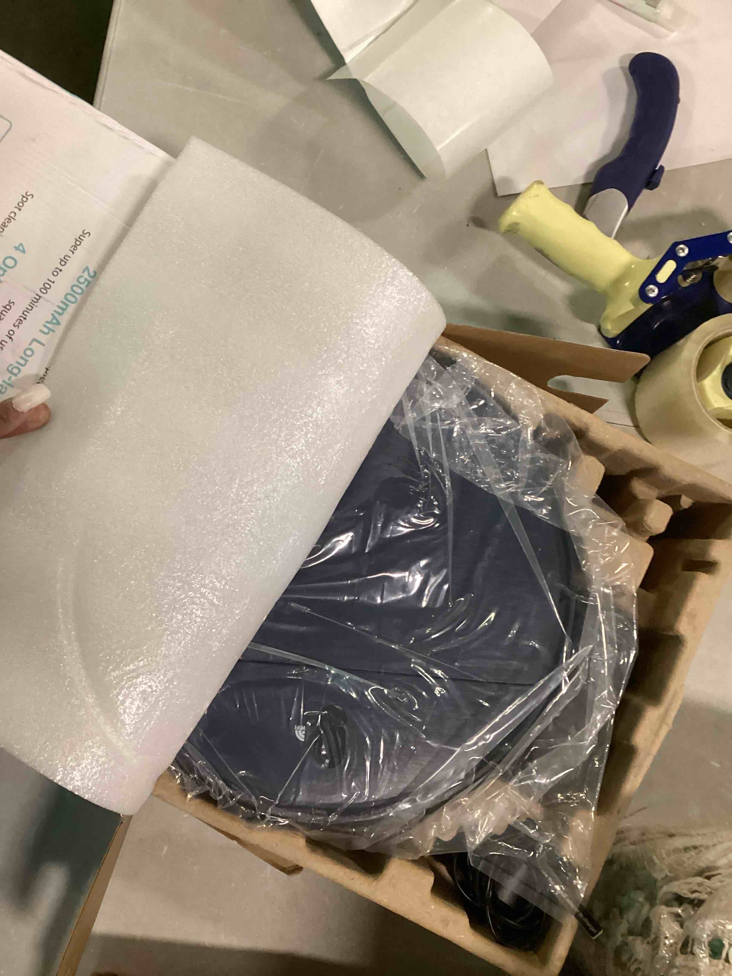 https://s3.amazonaws.com/lotting-images-prod/bidfta/BLU5712698_1714052475193.jpeg